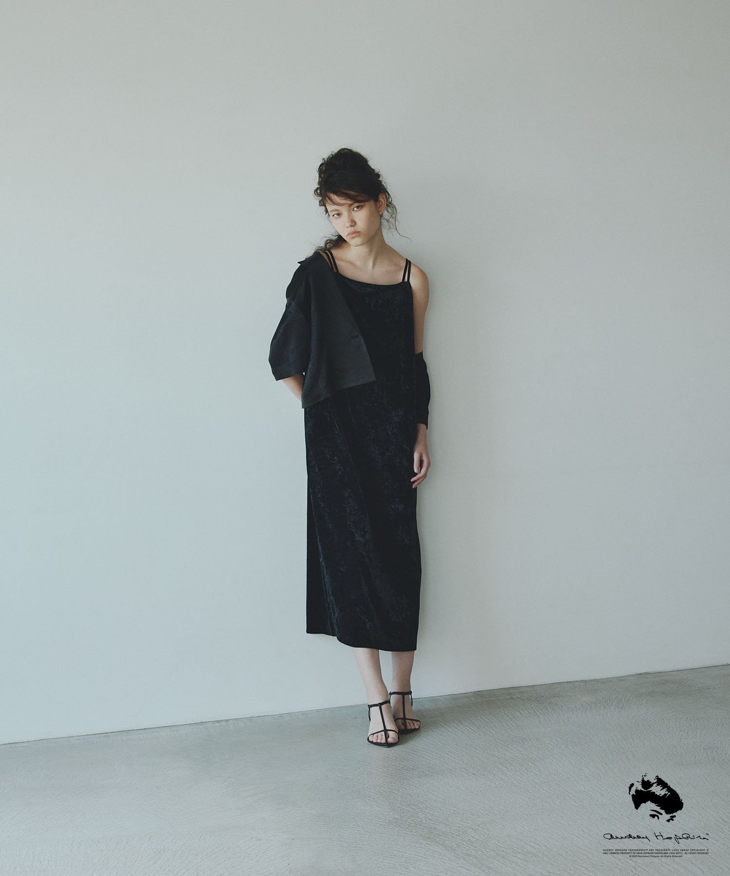 【SALE／60%OFF】SALON adam et rope' 【AUDREY HEPBURN COLLECTION BY JUN】ベロアドレス サロン アダム エ ロペ ワンピース・ドレス ワンピース グレー ブラック【送料無料】