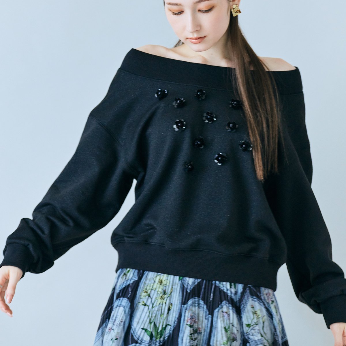 【SALE／30%OFF】Audie a Muses ラメ裏毛ビジュー付きプルオーバー ローズティアラ トップス カットソー・Tシャツ グレー ブラック【送料無料】