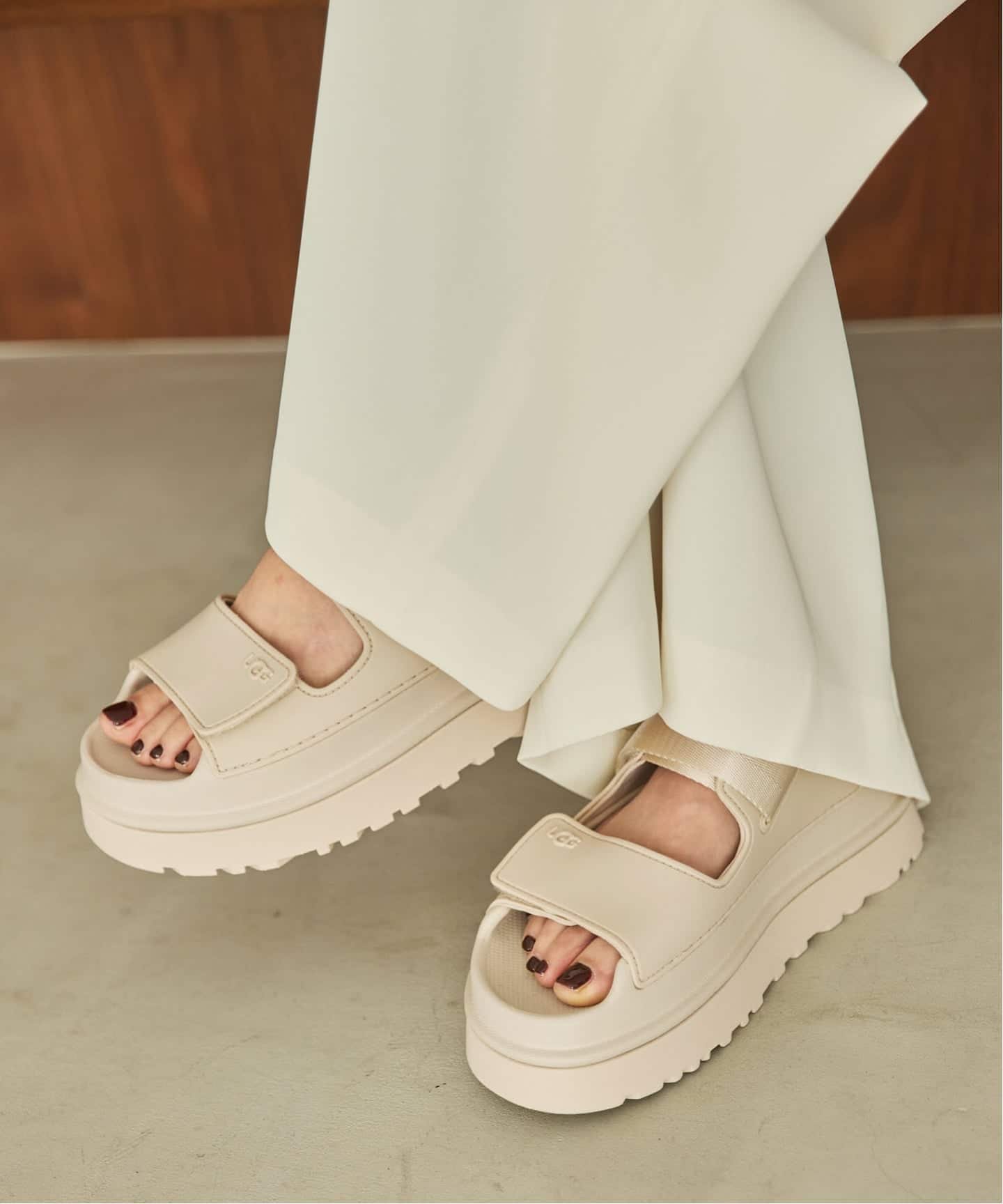 plage 《WEB限定追加》UGG / アグ THE GOLDEN GLOW サンダル プラージュ シューズ・靴 サンダル ベージュ ブラック【送料無料】