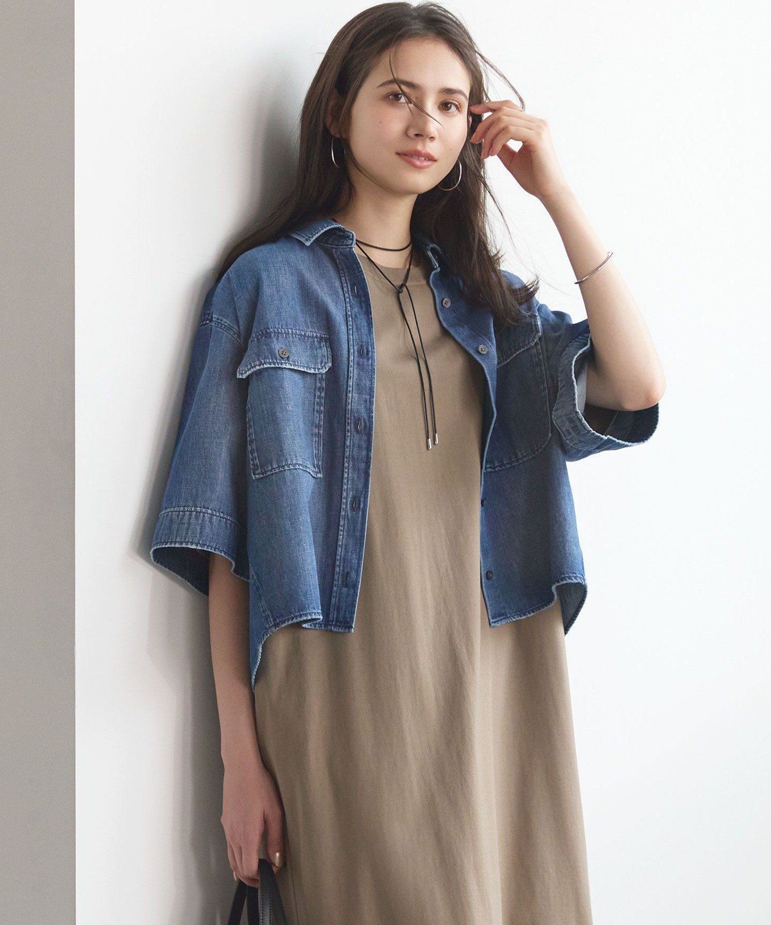23区 【SLOW/一部店舗限定】LIGHT DENIM クロップド シャツ ニジュウサンク トップス シャツ・ブラウス ブルー