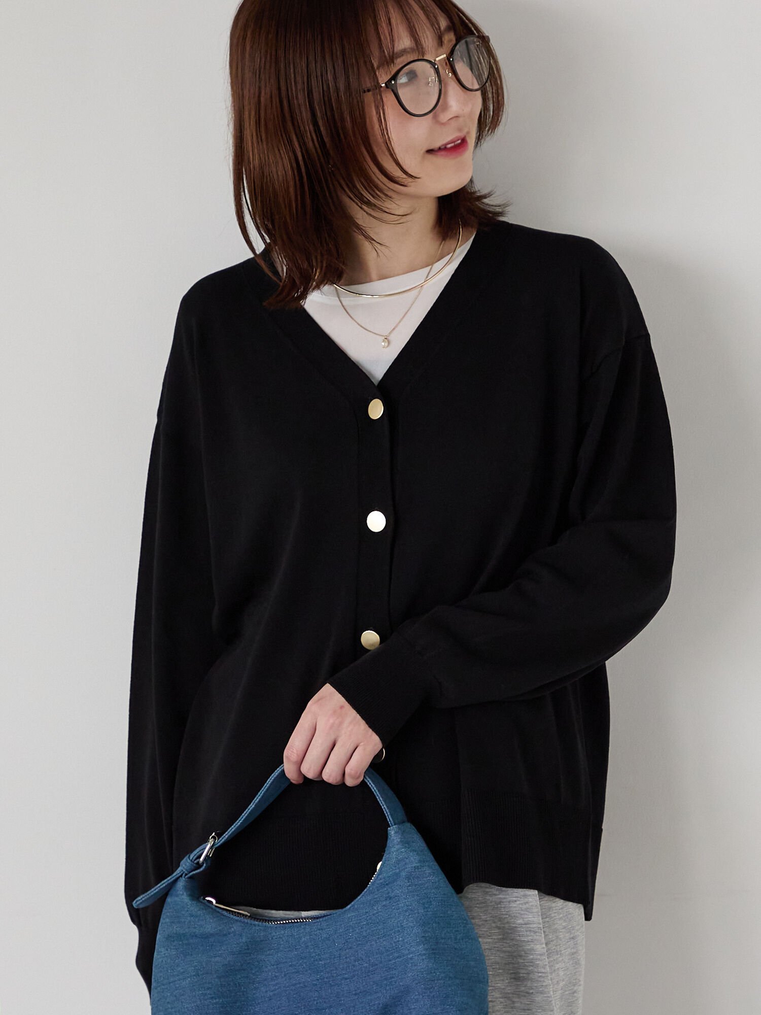 Te chichi TERRASSE 金釦Vネックリラックスカーディガン テチチ トップス カーディガン ブラック ピンク ブルー ベージュ【送料無料】のサムネイル