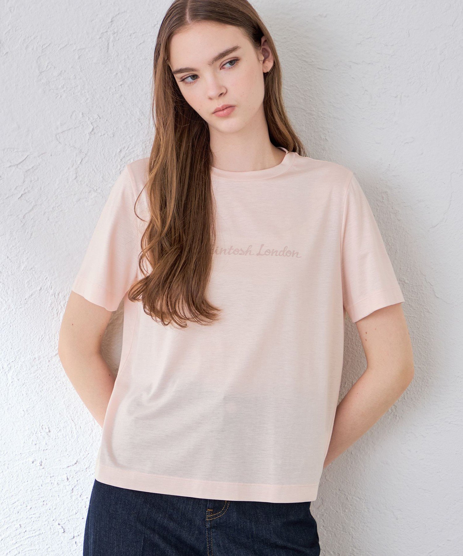 シェーディングシグネチャーロゴTシャツ マッキントッシュ ロンドン トップス カットソー・Tシャツ パープル ホワイト ピンク
