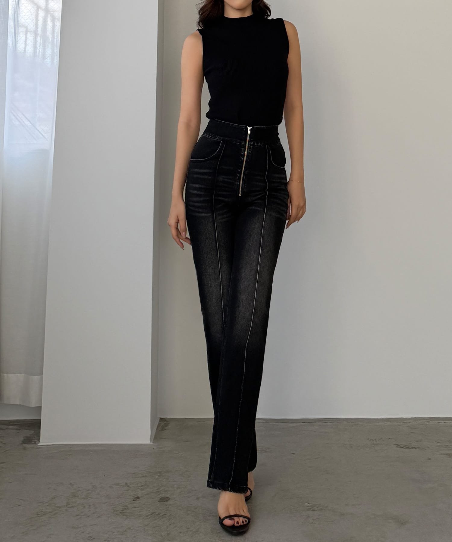 JUNOAH Louere ハイウエストファスナーデザインストレッチストレートデニムパンツ ジュノア パンツ ジーンズ・デニムパンツ ブラック