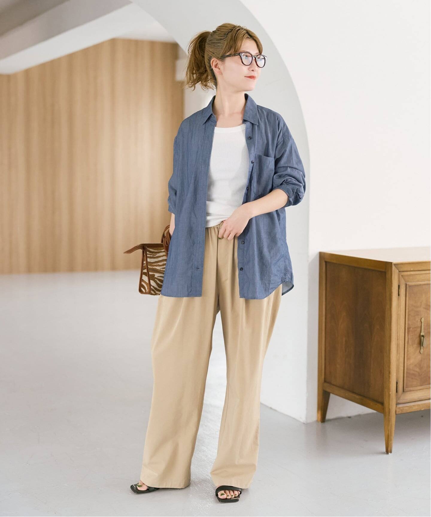 Spick & Span 《追加》2.25オンスシアーデニムシャツ スピックアンドスパン トップス シャツ・ブラウス ブルー
