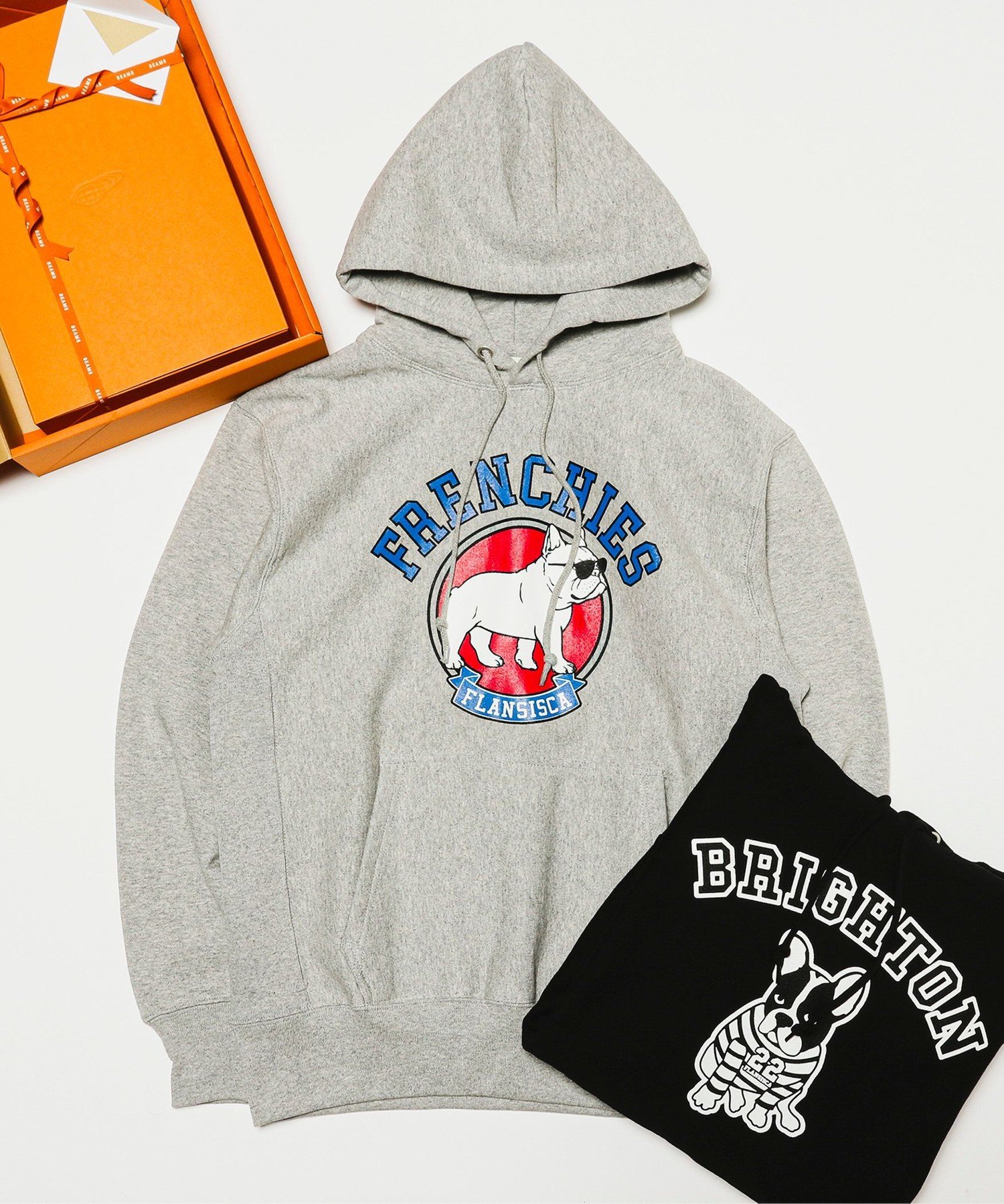 ビームス トレーナー メンズ 【SALE／30%OFF】BEAMS T fLAnsisCA / Print Sweat Hoodie 23AW ビームスT トップス スウェット・トレーナー ベージュ ブラック【送料無料】