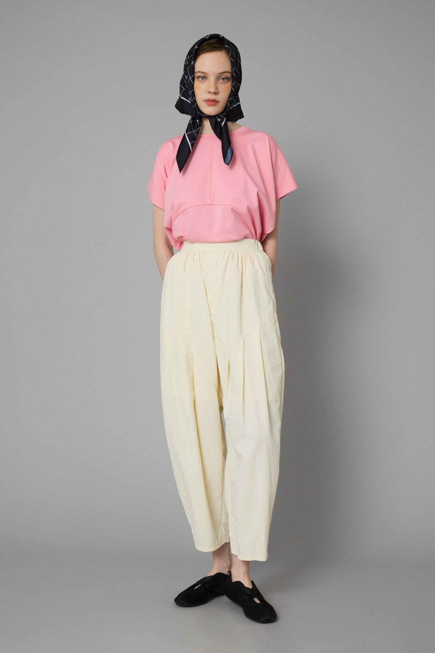 HeRIN.CYE Balloon pants ヘリンドットサイ パンツ その他のパンツ ホワイト