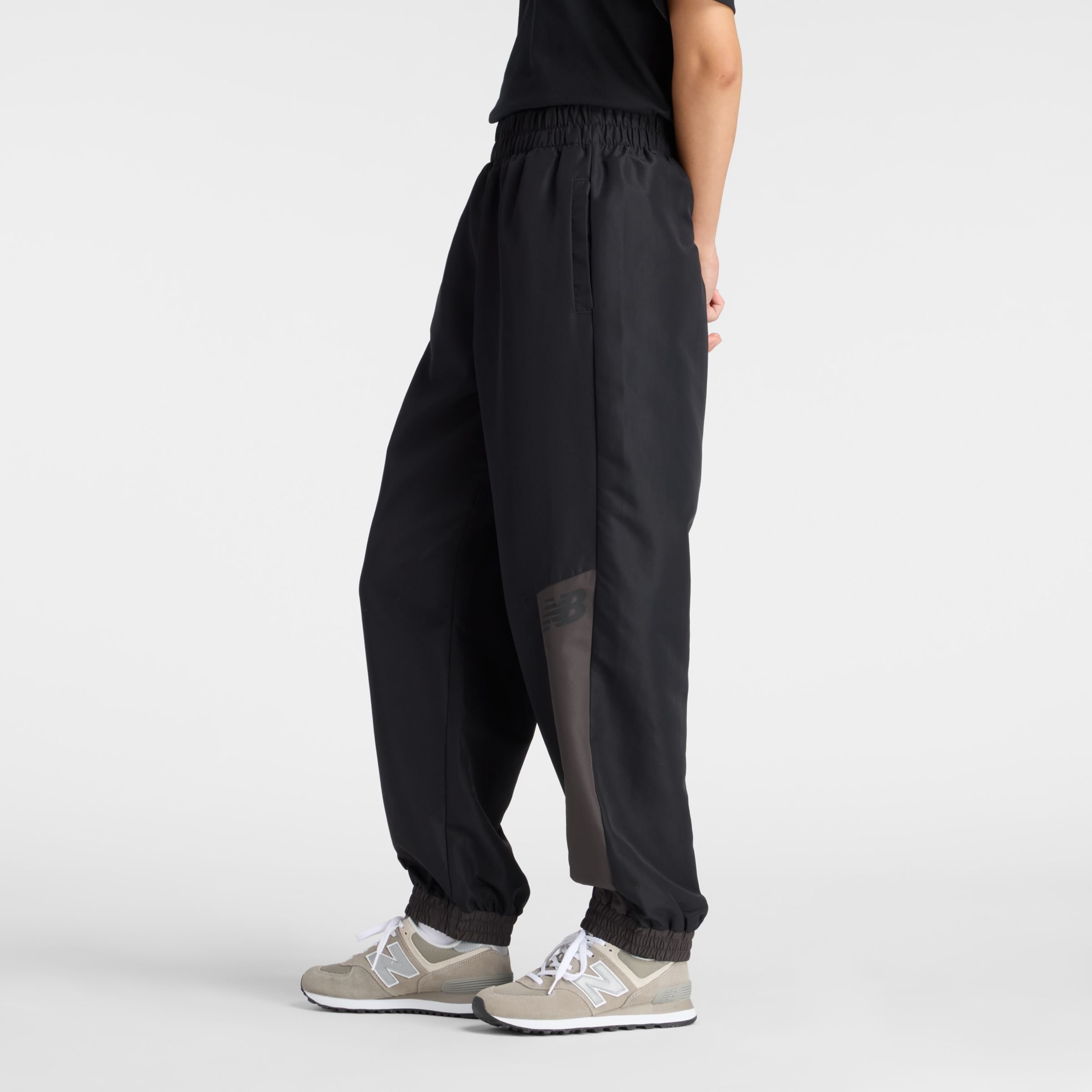 【SALE／40%OFF】New Balance グラフィック ウーブンパンツ ニューバランス パンツ ジャージ・スウェットパンツ ブラック【送料無料】