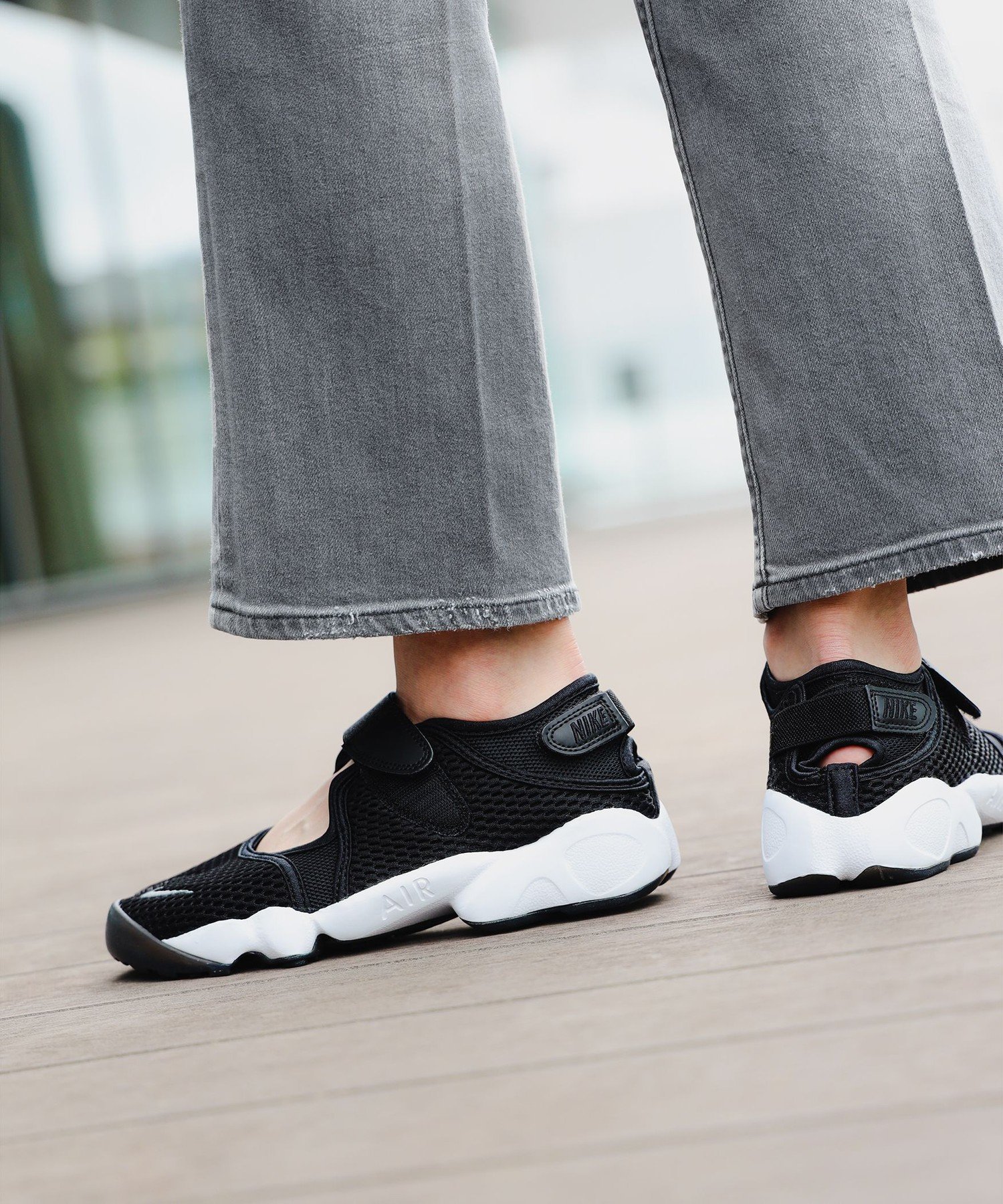 B:MING by BEAMS NIKE / エアリフト 22SS ビーミング ライフストア バイ ビームス シューズ・靴 スニーカー ブラック ホワイト【送料無料】