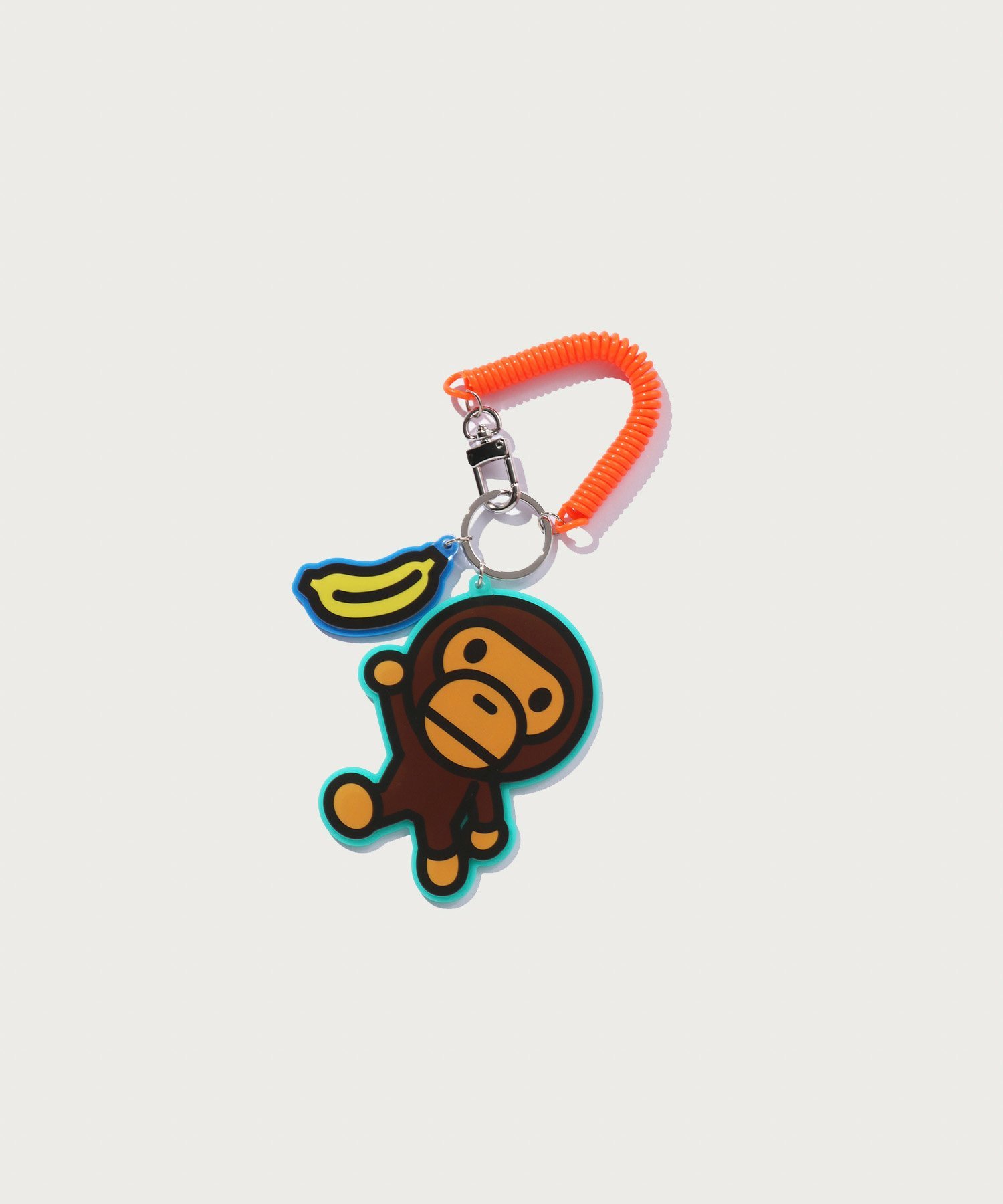 A BATHING APE（ア ベイシング エイプ）BABY MILO BANANA COIL KEYCHAIN水や汚れに強いATBC-PVCやアクリル樹脂を使用したキーチェーン。バナナを持ったBABYMILOモチーフに、鮮やかなコイルコードを組み合わせたデザイン。バッグや鍵などに取り付けてスタイルのアクセントとしてもよし、ギフトにもおすすめ。型番：2M80382012-MUL-00F SE0049【採寸】●F(たて10cm,よこ9.4cm)商品のサイズについて【商品詳細】素材：ATBC-PVC(非フタル酸系塩化ビニル樹脂)アクリル樹脂サイズ：F※画面上と実物では多少色具合が異なって見える場合もございます。ご了承ください。商品のカラーについてA BATHING APE（ア ベイシング エイプ）BABY MILO BANANA COIL KEYCHAIN水や汚れに強いATBC-PVCやアクリル樹脂を使用したキーチェーン。バナナを持ったBABYMILOモチーフに、鮮やかなコイルコードを組み合わせたデザイン。バッグや鍵などに取り付けてスタイルのアクセントとしてもよし、ギフトにもおすすめ。型番：2M80382012-MUL-00F SE0049【採寸】●F(たて10cm,よこ9.4cm)商品のサイズについて【商品詳細】素材：ATBC-PVC(非フタル酸系塩化ビニル樹脂)アクリル樹脂サイズ：F※画面上と実物では多少色具合が異なって見える場合もございます。ご了承ください。商品のカラーについて