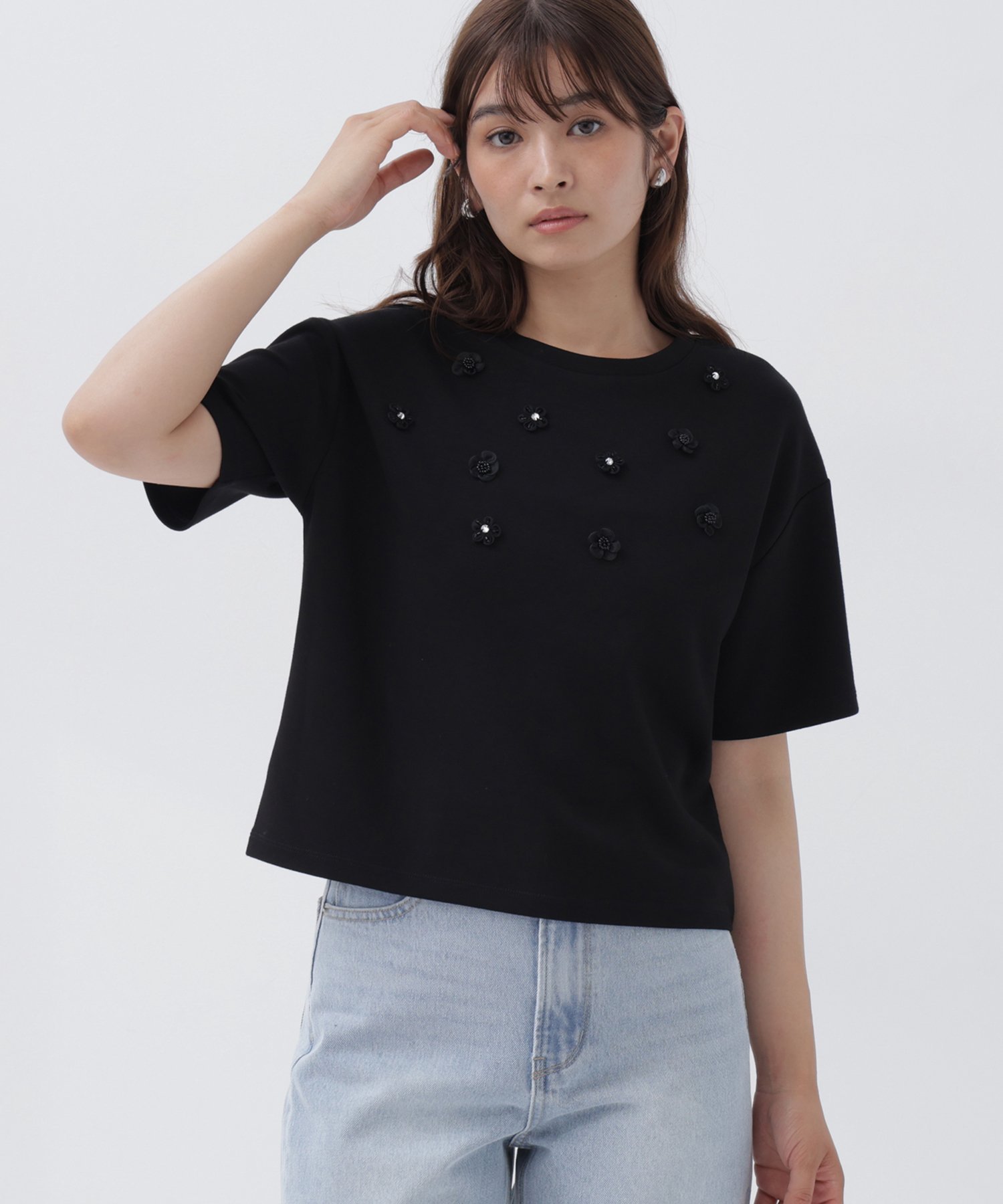 NATURAL BEAUTY BASIC フラワーモチーフカットソー ナチュラルビューティベーシック トップス カットソー・Tシャツ ホワイト ブラック