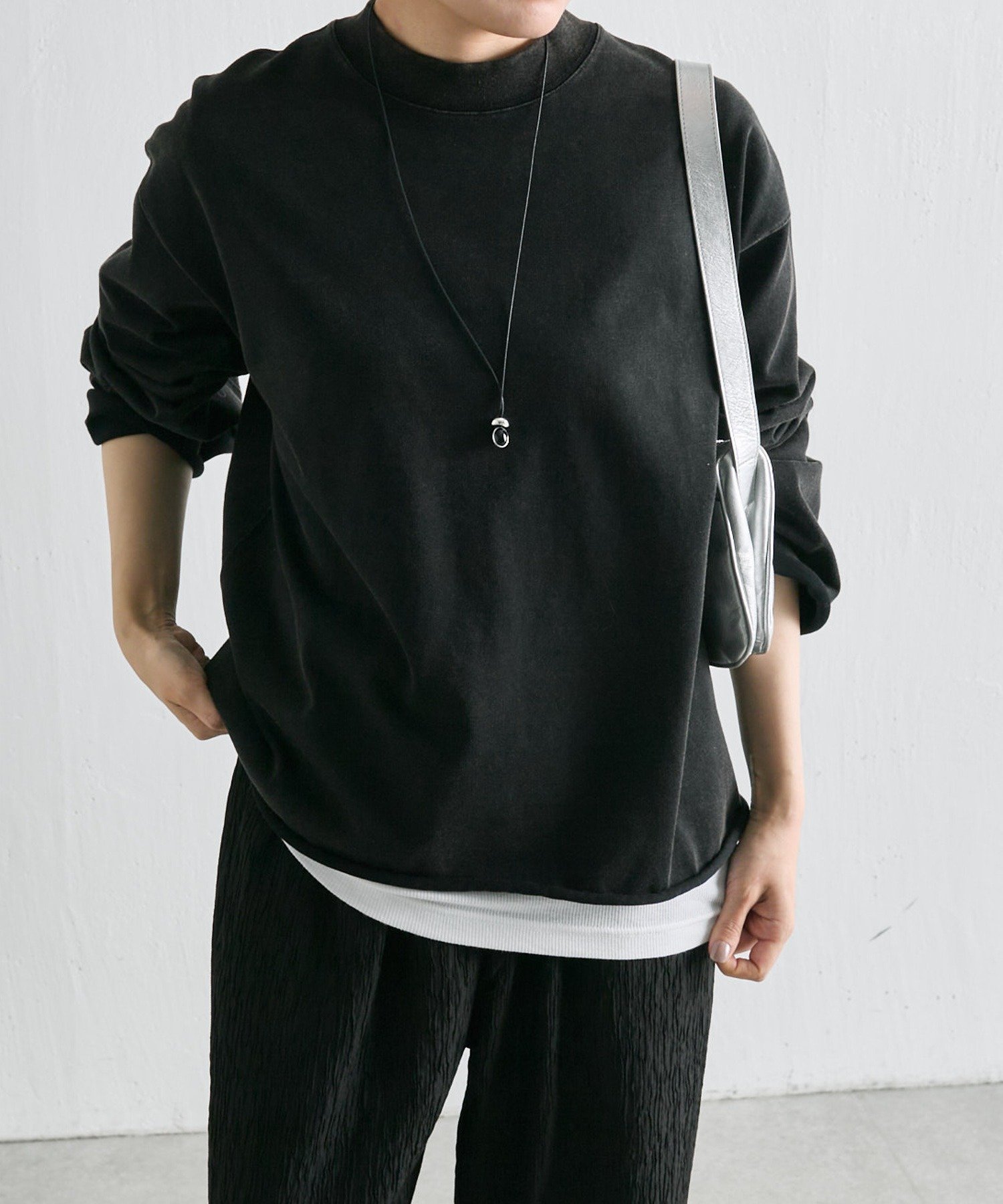 ラフスウェットトップス【SUM1 STYLE×MONT KEMMEL】 イア パピヨネ トップス カットソー・Tシャツ ホワイト ブラック
