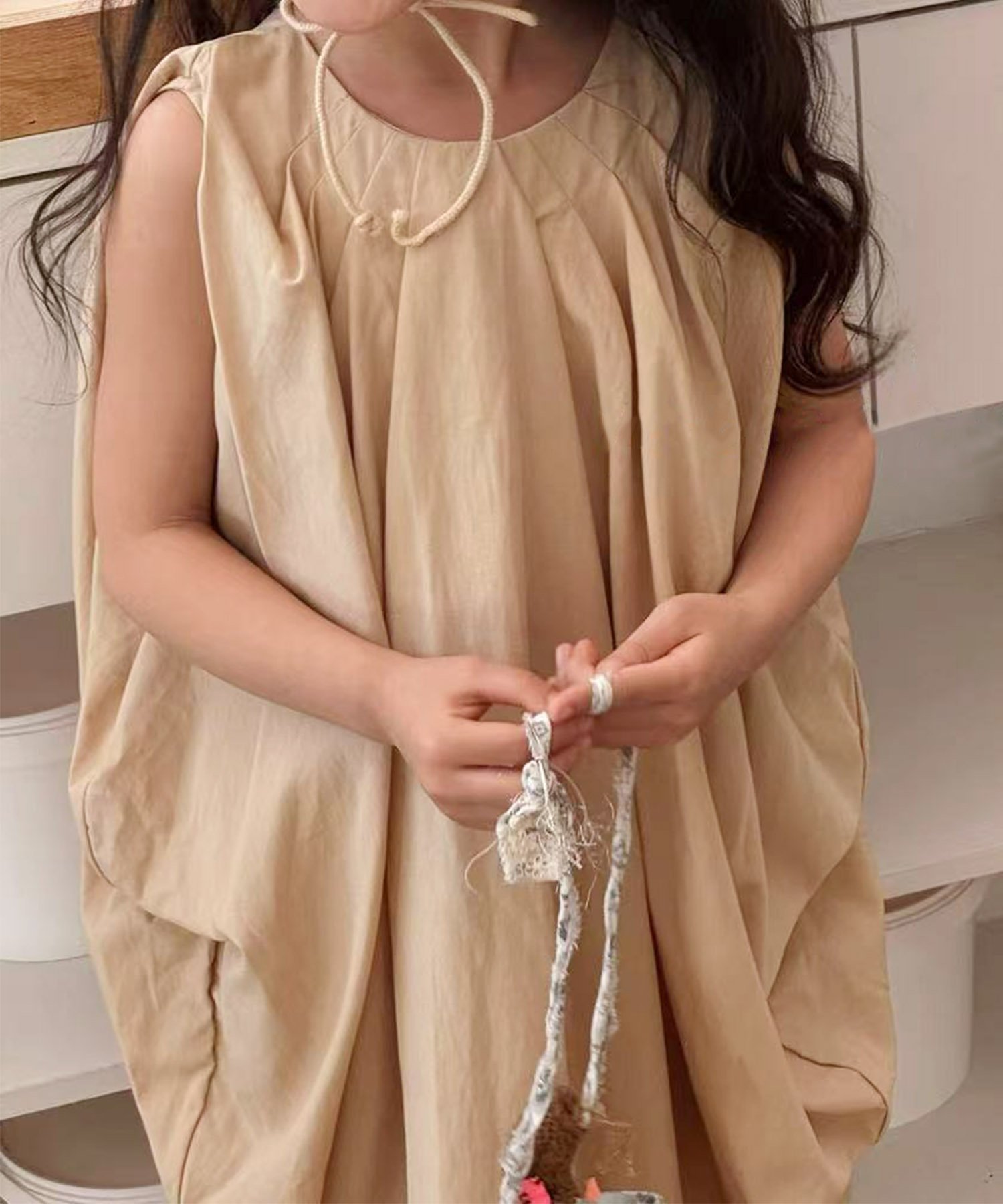 【SALE／30%OFF】aimoha KIDS 【aimoha-KIDS-】ギャザーノースリーブワンピース アイモハ ワンピース・ドレス ワンピース ベージュ ブルー