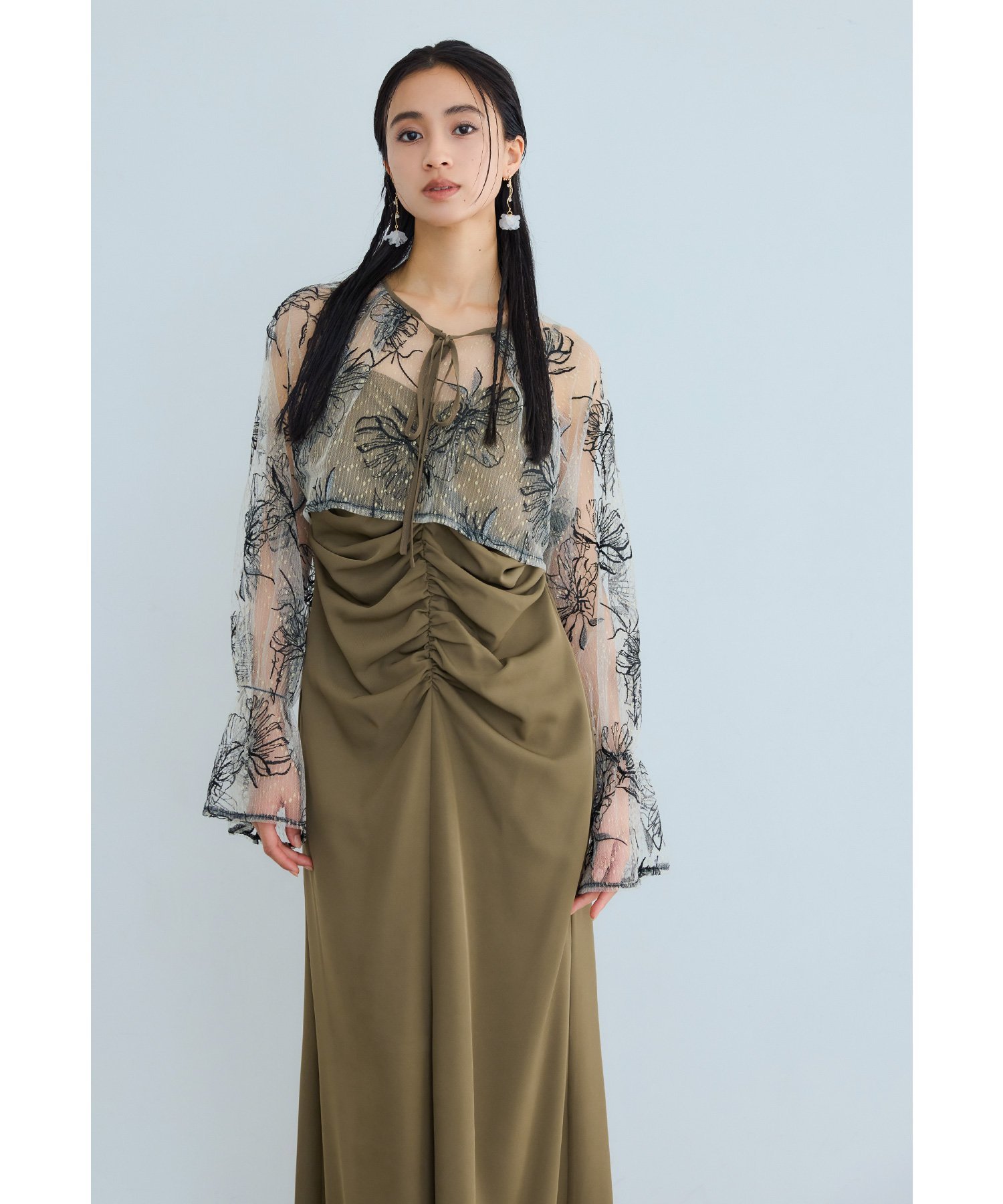 niana Many wayゴールドフラワードレス 2点セット ボレロ キャミワンピース 結婚式 成人式 ビーフラッ..