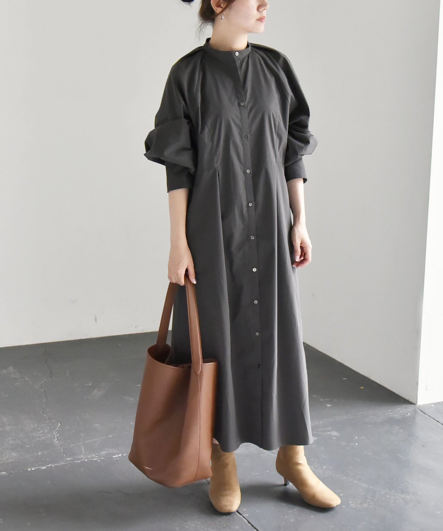 quaranciel quaranciel:＜洗濯機可能＞タイプライター ボリュームスリーブ タック シャツ ワンピース シップス ワンピース・ドレス シャツワンピース グレー ネイビー【送料無料】