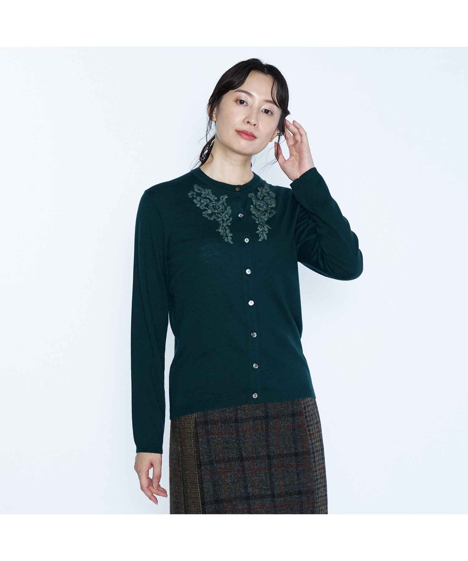 【SALE／60%OFF】SCAPA エンブロイダリーニットカーディガン スキャパ トップス ニット パープル グリ..