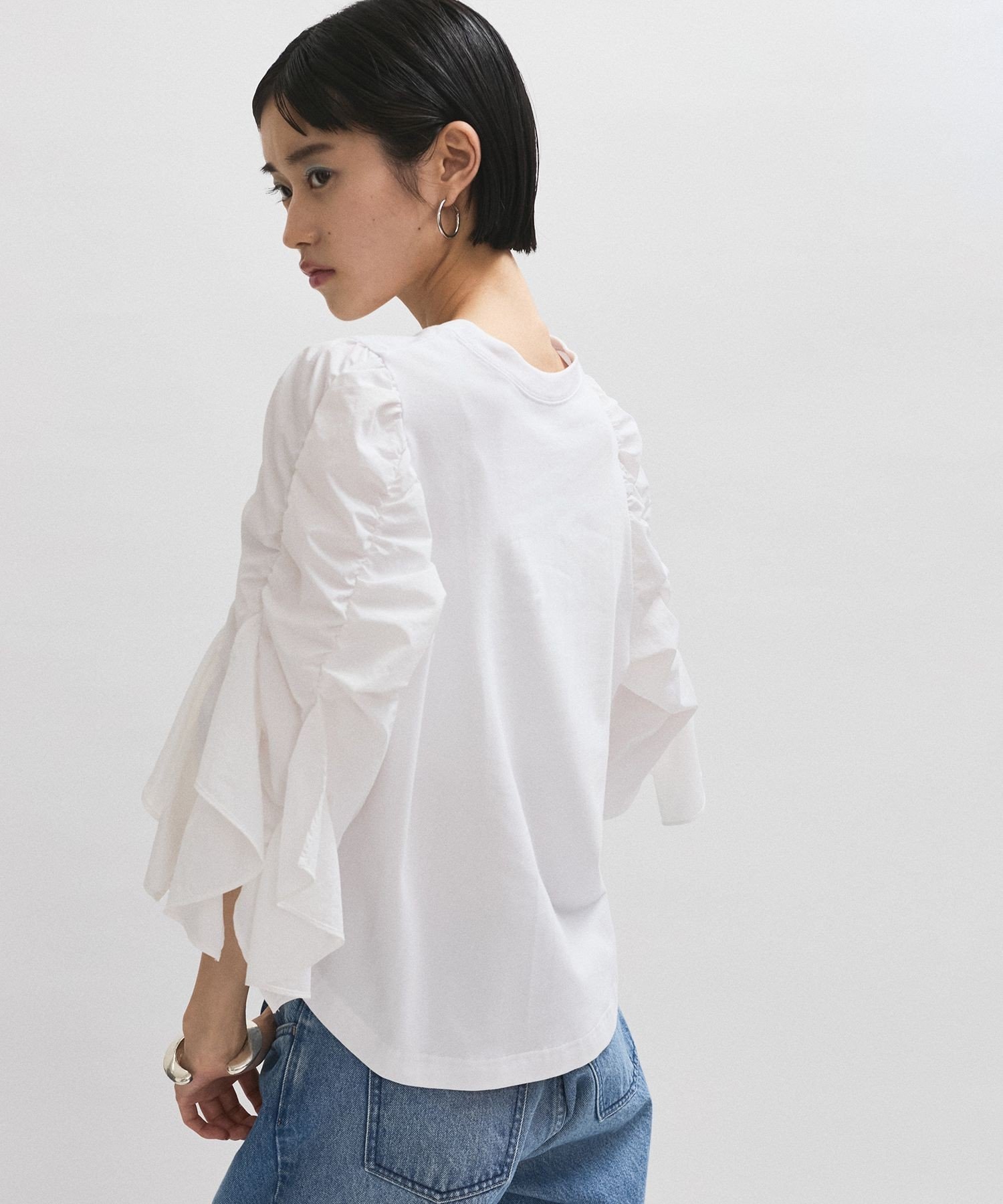 【SALE／50%OFF】ADAM ET ROPE' FEMME 【WEB限定】フリルスリーブカットソー アダムエロペ トップス カットソー・Tシャツ ブラック ホワイト【送料無料】のサムネイル