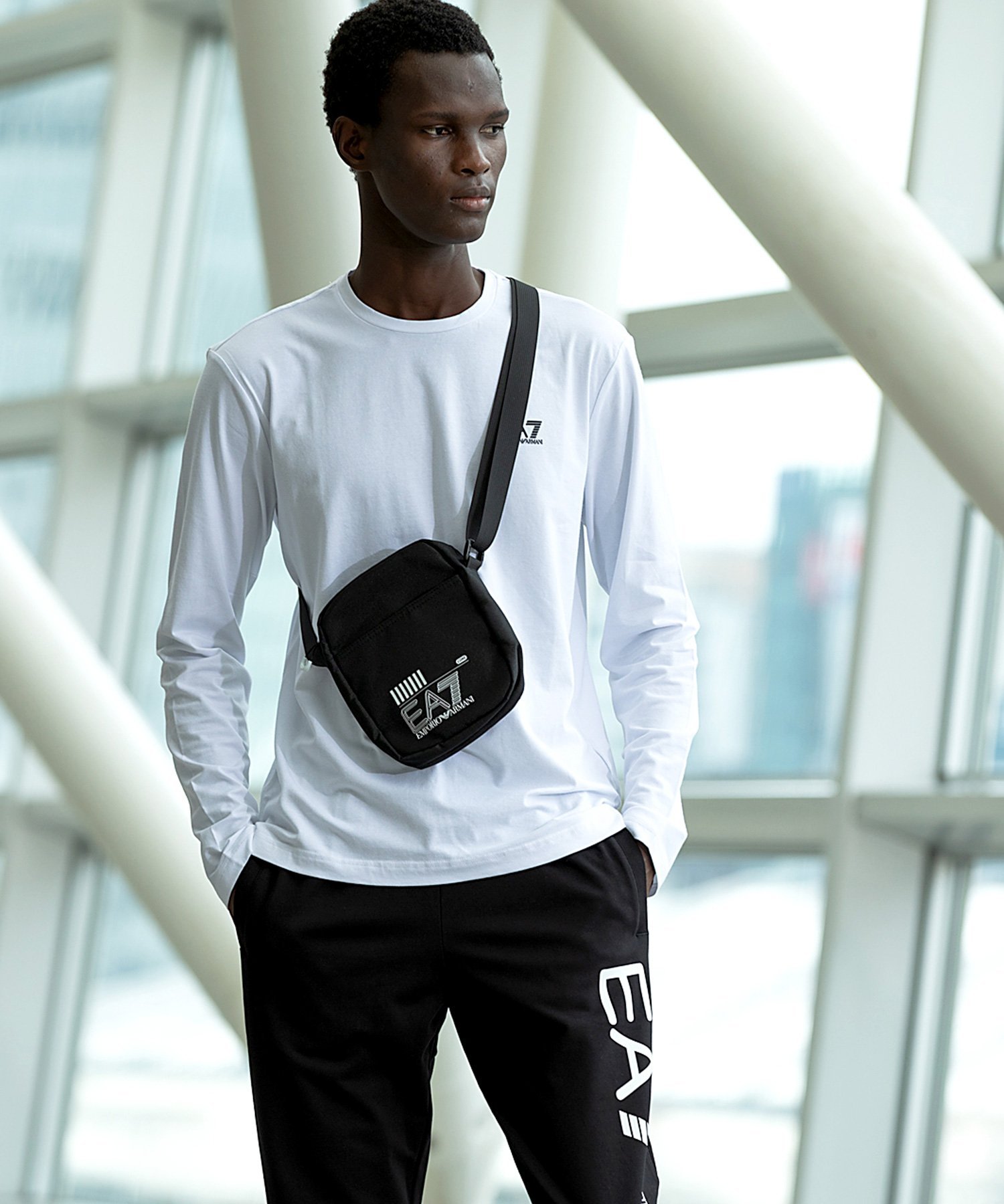【SALE／30%OFF】EA7 EMPORIO ARMANI EA7 ショルダーバッグ ボディバッグ P69-SHOU...