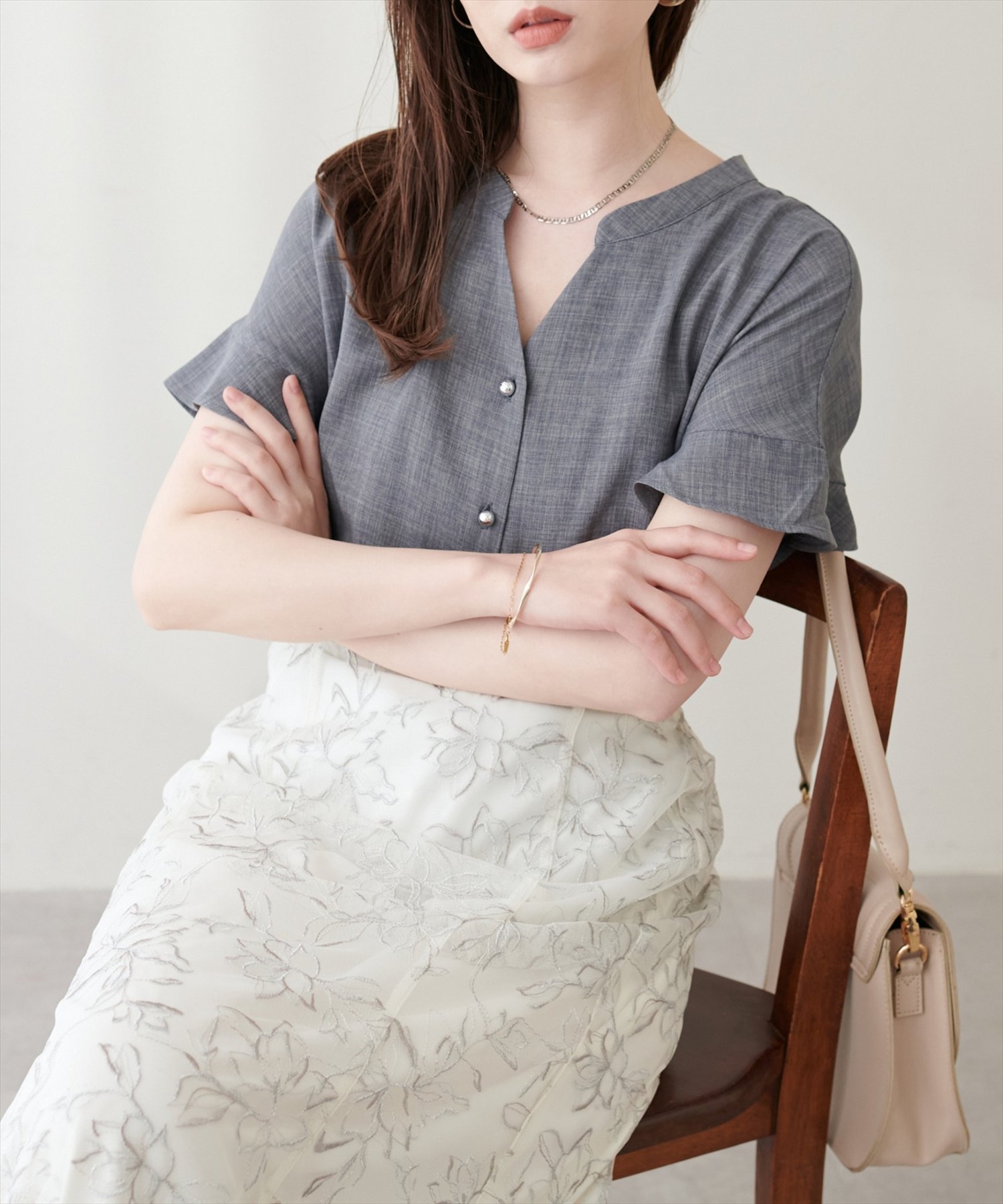 natural couture 【sherbet line】麻調合繊フリル袖ブラウス ナチュラルクチュール トップス シャツ・ブラウス グリーン ベージュ グレー ブルー ブラック ブラウン