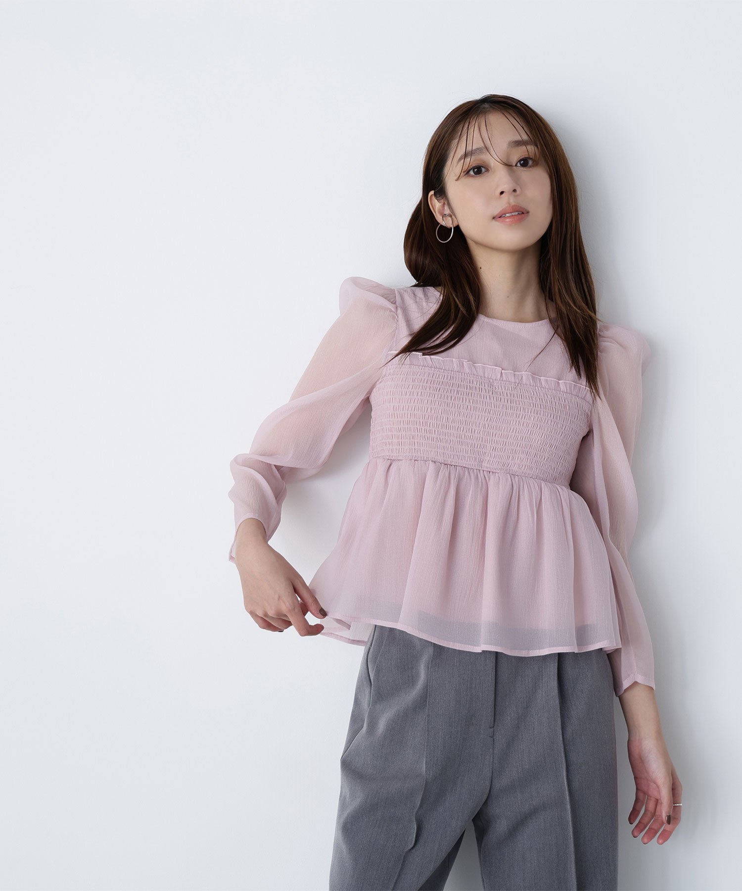 【SALE／50%OFF】NATURAL BEAUTY BASIC ペプラムシャーリングブラウス ナチュラルビューティベーシック..
