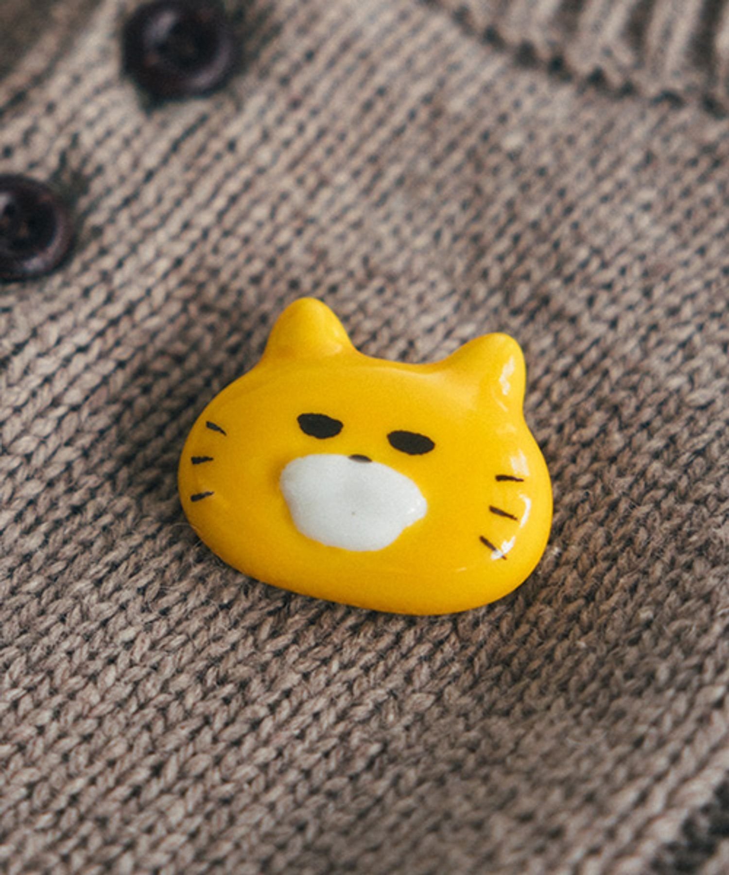 studio CLIP 陶器バッジ[ノラネコぐんだんコラボ] スタディオクリップ アクセサリー・腕時計 ブローチ・コサージュ・バッジのサムネイル