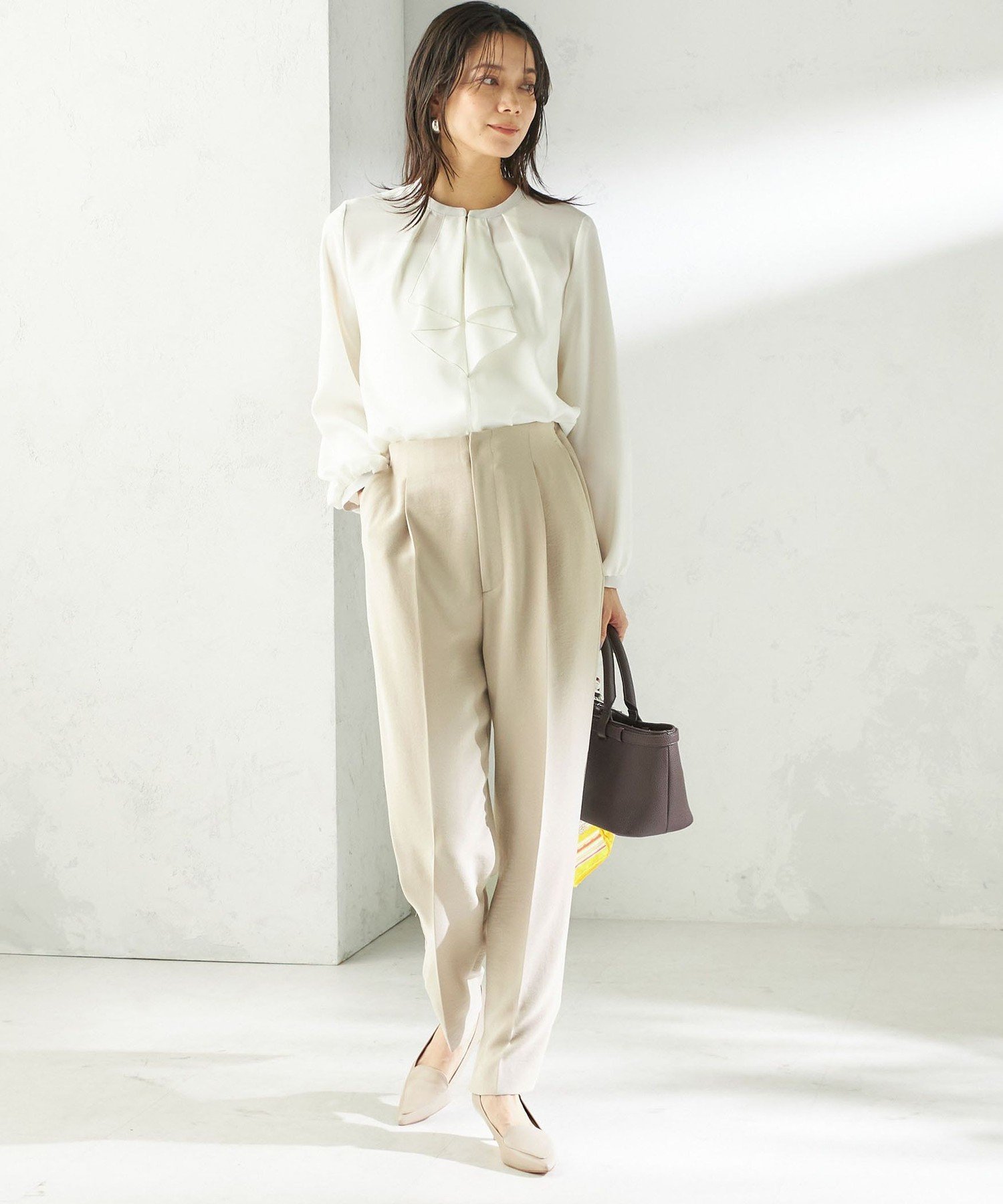WOMEN ＜接触冷感 / UVカット＞Refinel テーパード パンツ ベージュ(セレモニー対応可) シップス パンツ スラックス・ドレスパンツ ベージュ