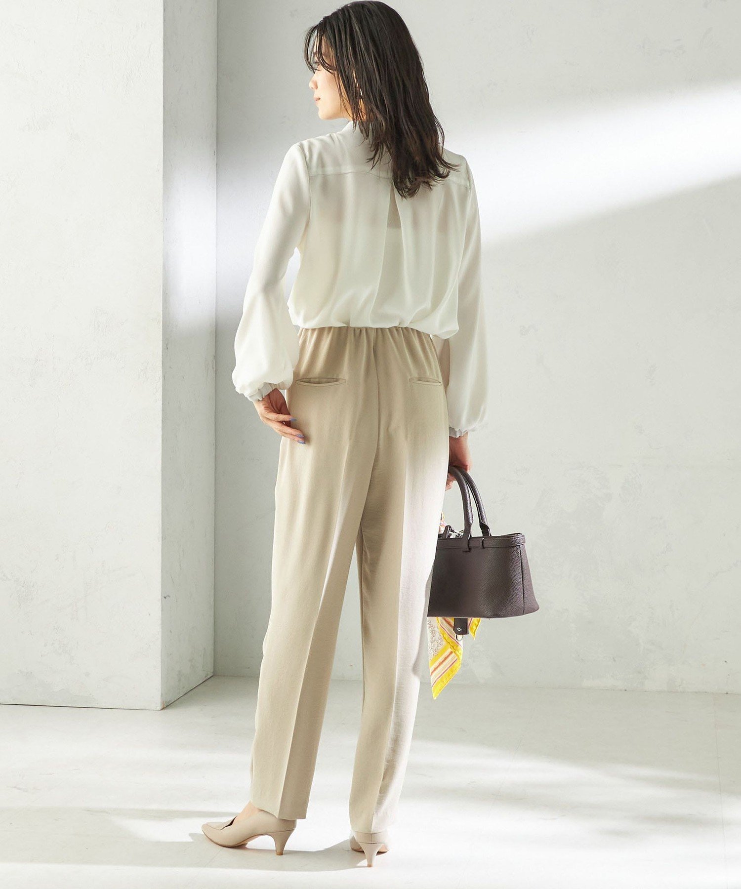 WOMEN ＜接触冷感 / UVカット＞Refinel テーパード パンツ ベージュ(セレモニー対応可) シップス パンツ スラックス・ドレスパンツ ベージュ