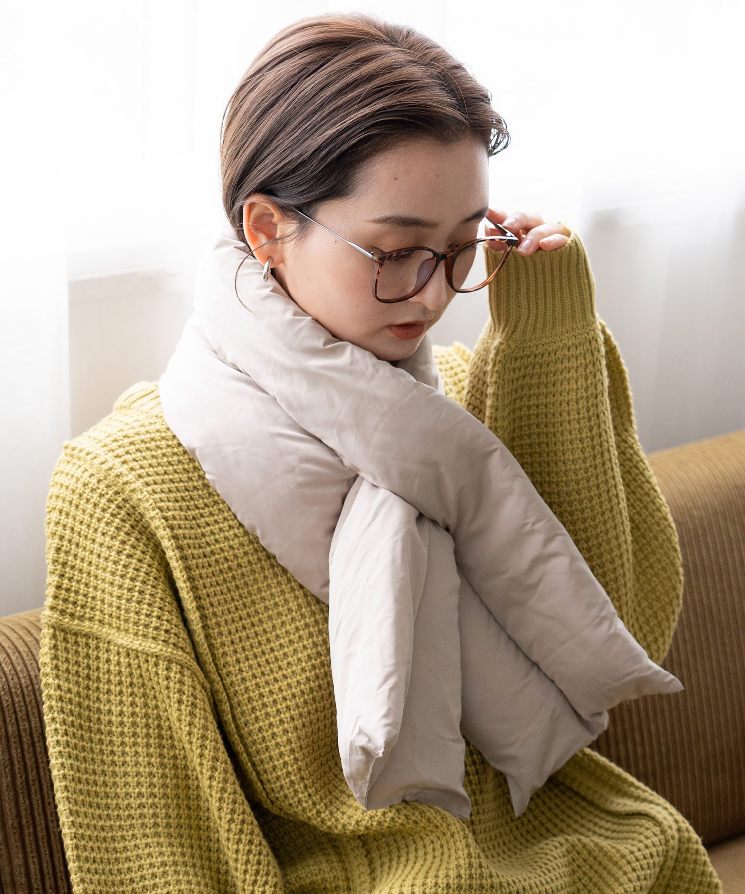 【SALE/42%OFF】aroco ボリュームナイロンマフラー ヴィータフェリーチェ ファッション雑貨 マフラー・ストール・ネックウォーマー ブラック ベージュ カーキグリーン