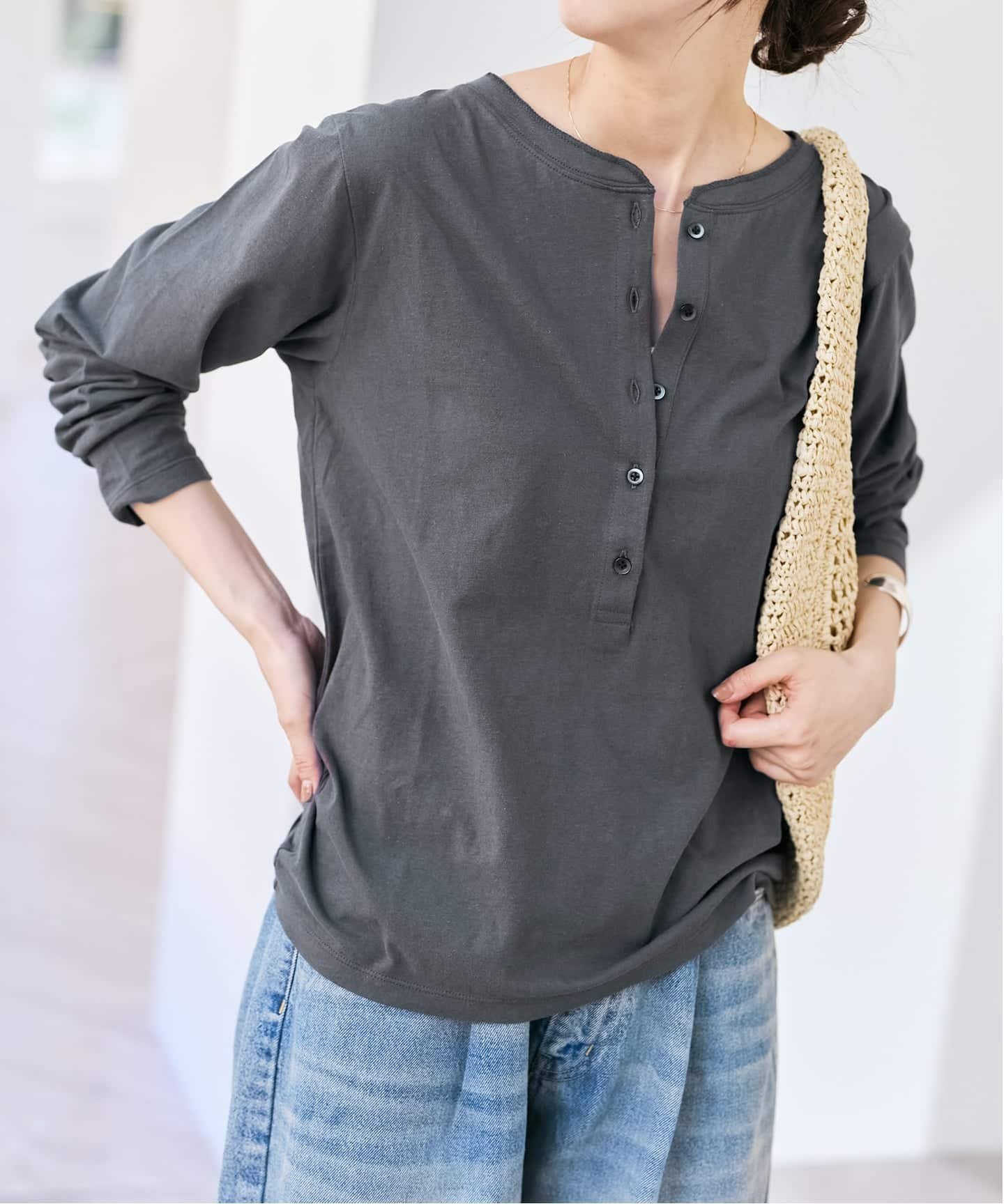 Spick & Span リネン混ヘンリーネックTシャツ スピックアンドスパン トップス カットソー・Tシャツ グレー ホワイト