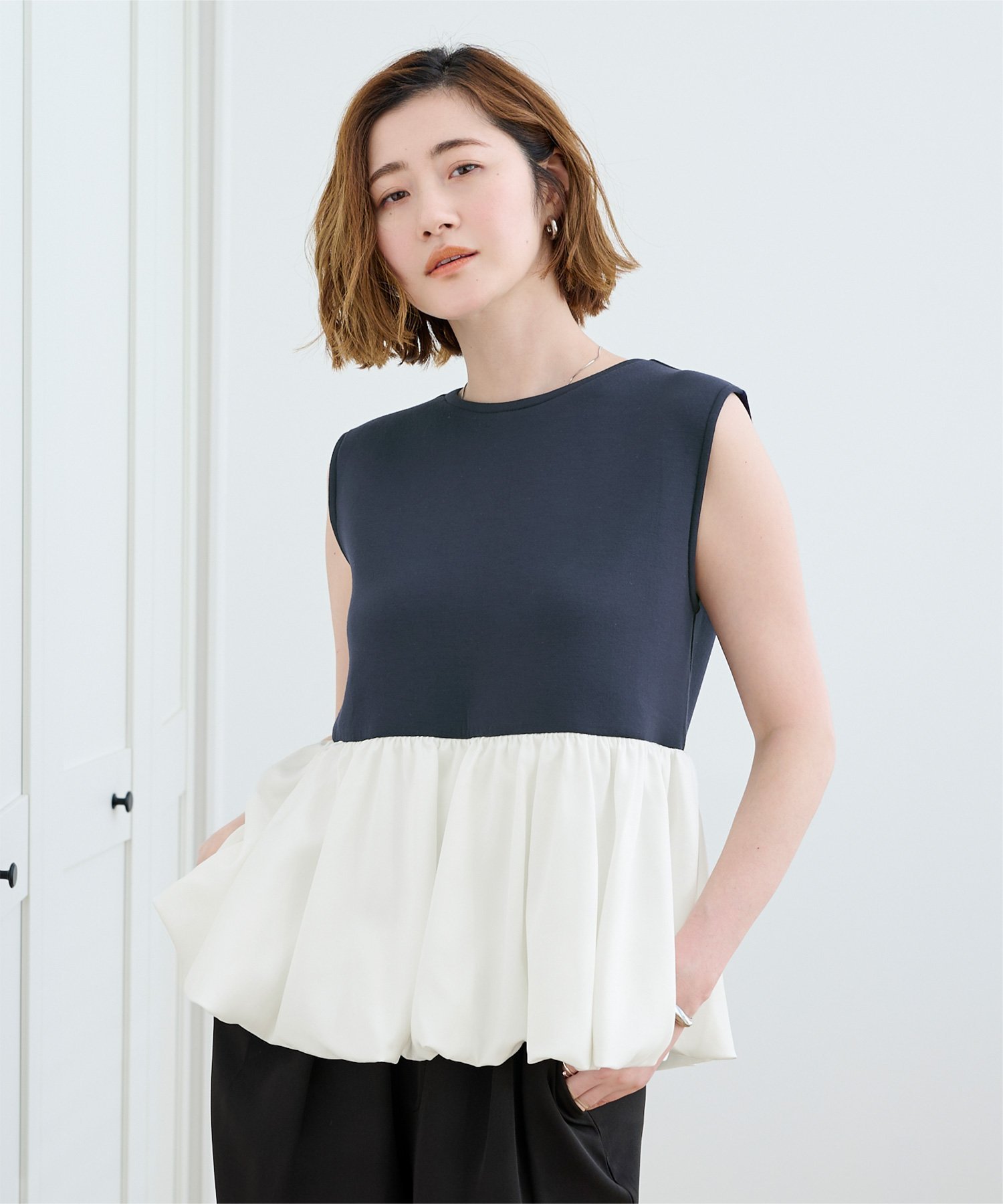 ur's バルーン ヘム ボンディング ノースリーブトップス サテン 異素材 ペプラム ユアーズ トップス カットソー・Tシャツ ブラック ネイビー ホワイト
