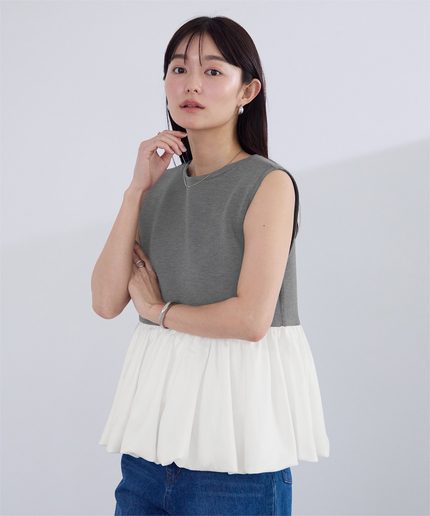 ur's バルーン ヘム ボンディング ノースリーブトップス サテン 異素材 ペプラム ユアーズ トップス カットソー・Tシャツ ブラック ネイビー ホワイト