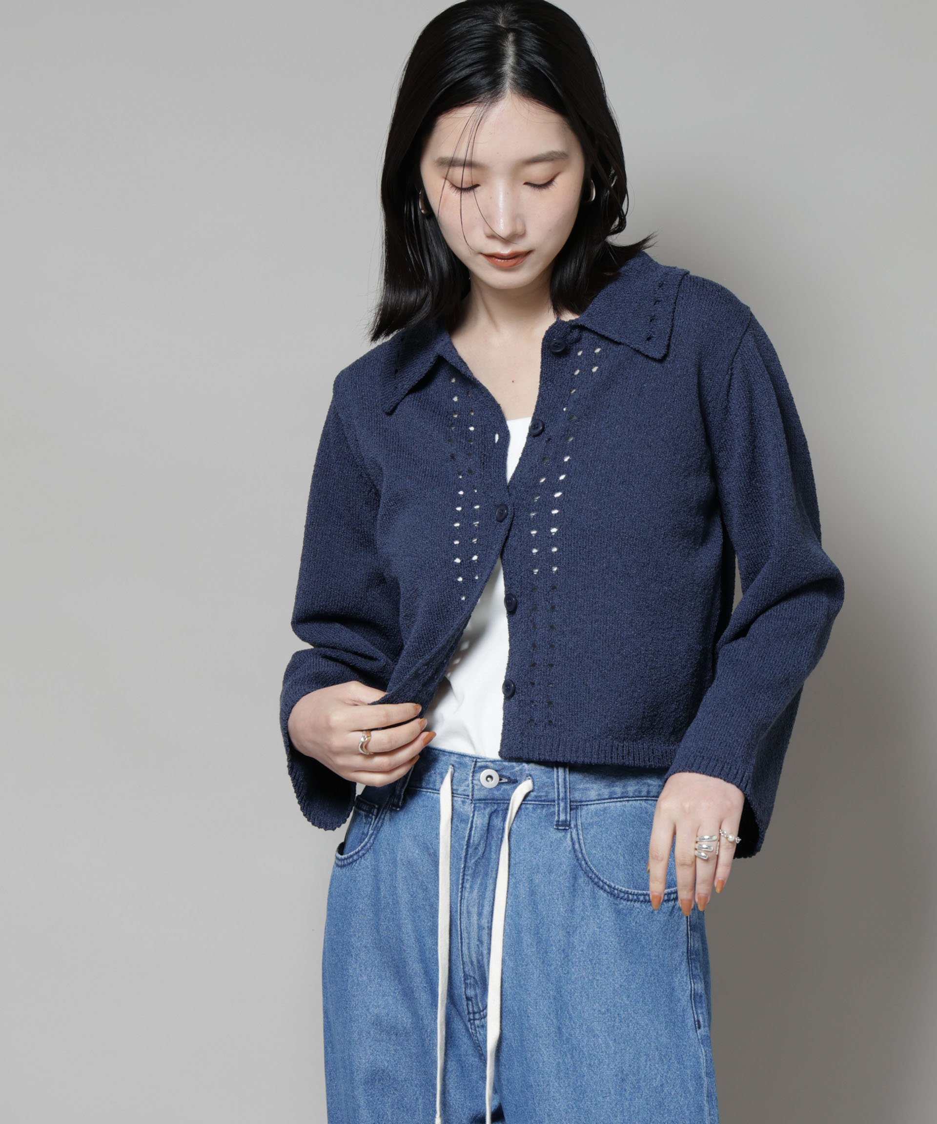 【SALE／40%OFF】NANO universe 衿付アイレットクロップドニットカーディガン ナノユニバース トップス ニット ネイビー ホワイト【送料無料】 stylife-15252766 Rakuten Fashion サンプル画像3