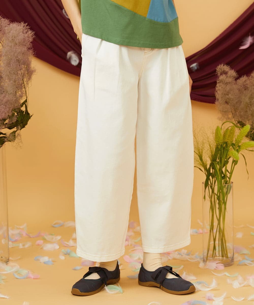 Jocomomola カツラギカーブシルエットパンツ ホコモモラ パンツ その他のパンツ ホワイト