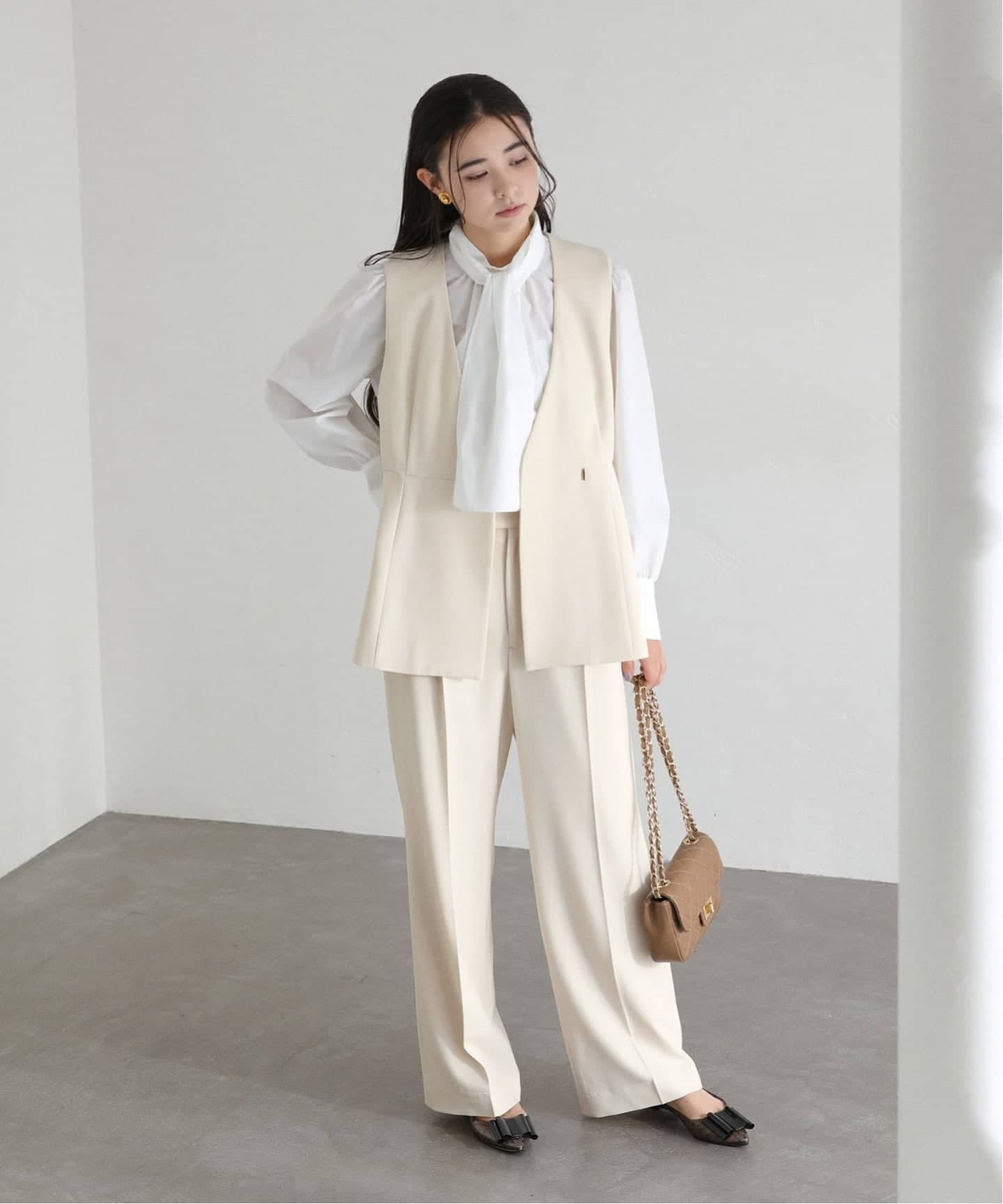 La Totalite 【洗える】ツイルストレッチタックパンツ ラ トータリテ パンツ スラックス・ドレスパンツ ネイビー ベージュ