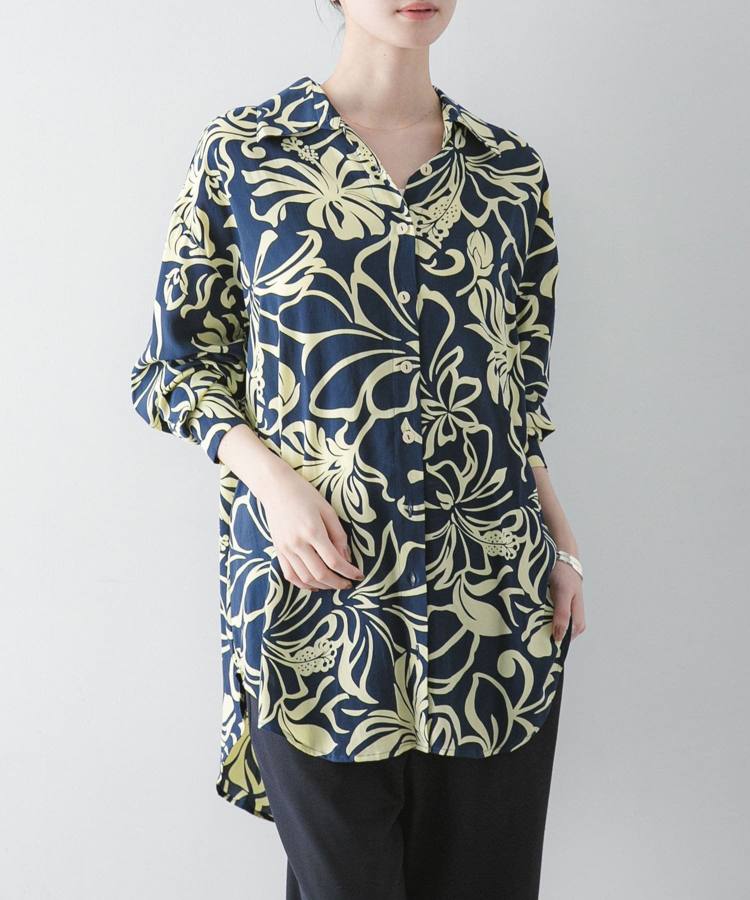 『一部別注カラー』LUSANA SUN SHIRTS アーバンリサーチ トップス シャツ・ブラウス ブラック ブルー