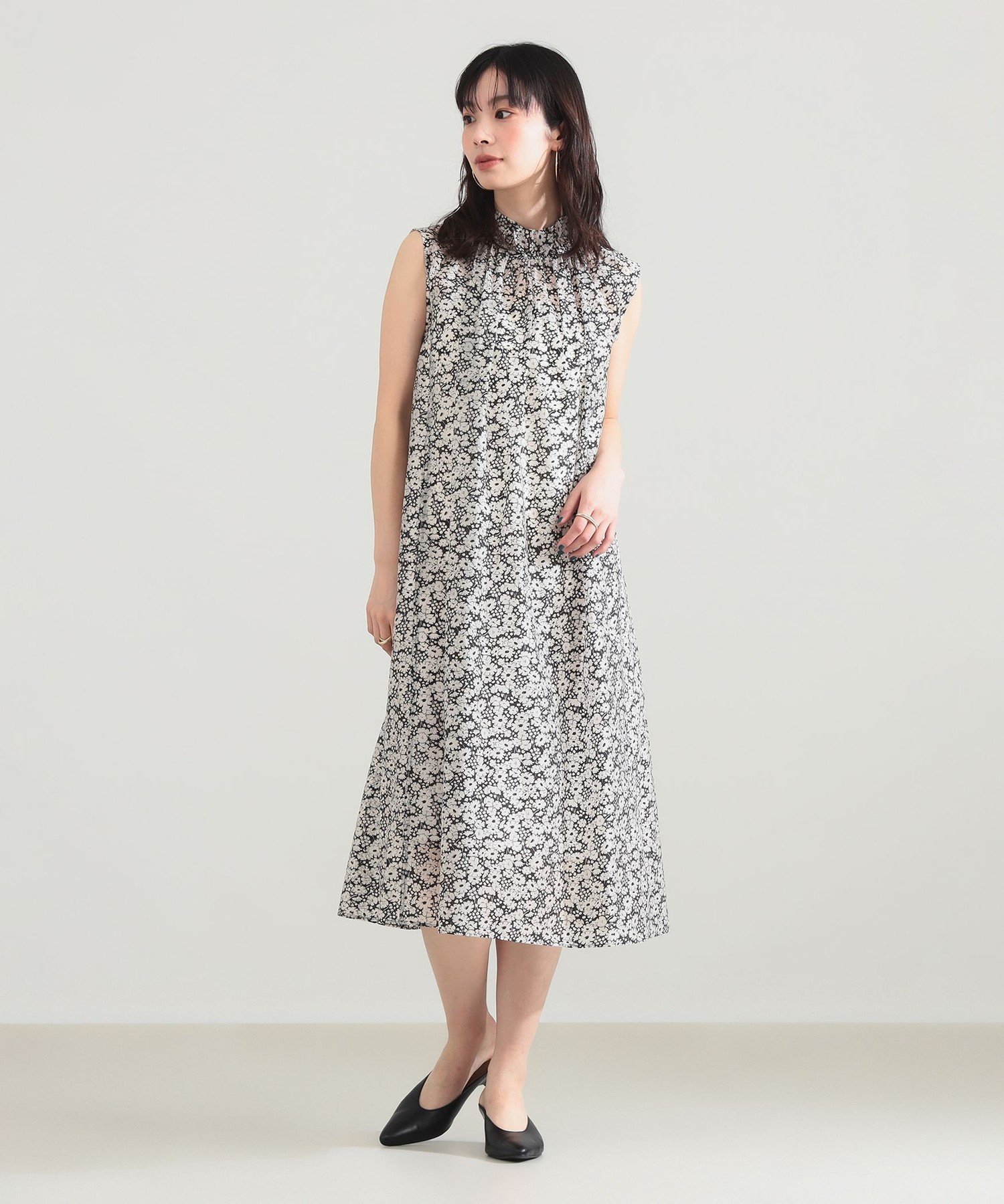 Demi-Luxe BEAMS フラワー フリルネック ノースリーブ ワンピース デミルクス ビームス ワンピース・ドレス その他のワンピース・ドレス ブラック【送料無料】