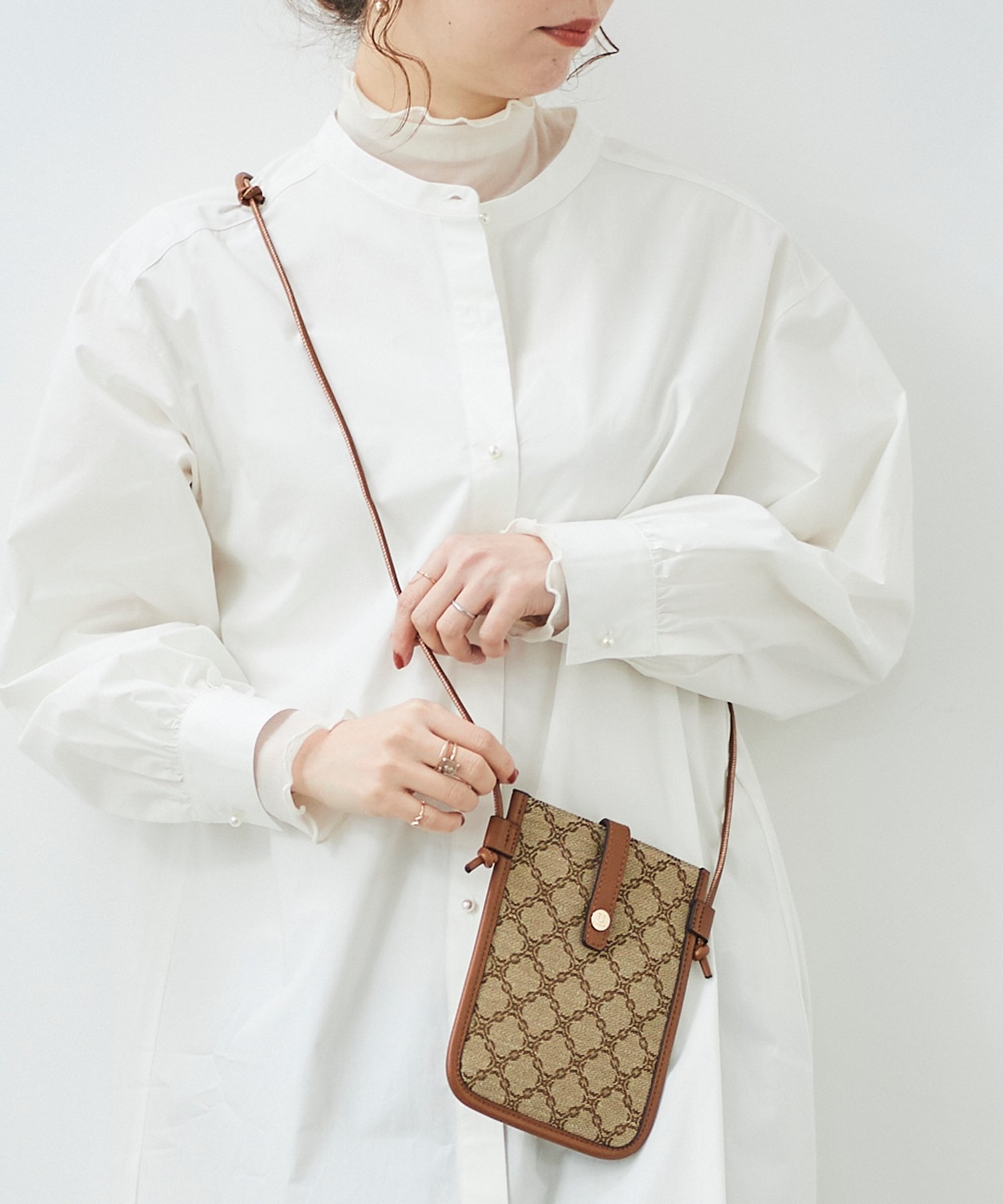 【SALE／20%OFF】le.coeur blanc ジャガードスマホショルダー ルクールブラン バッグ ショルダーバッグ ブラック ブラウン【送料無料】のサムネイル