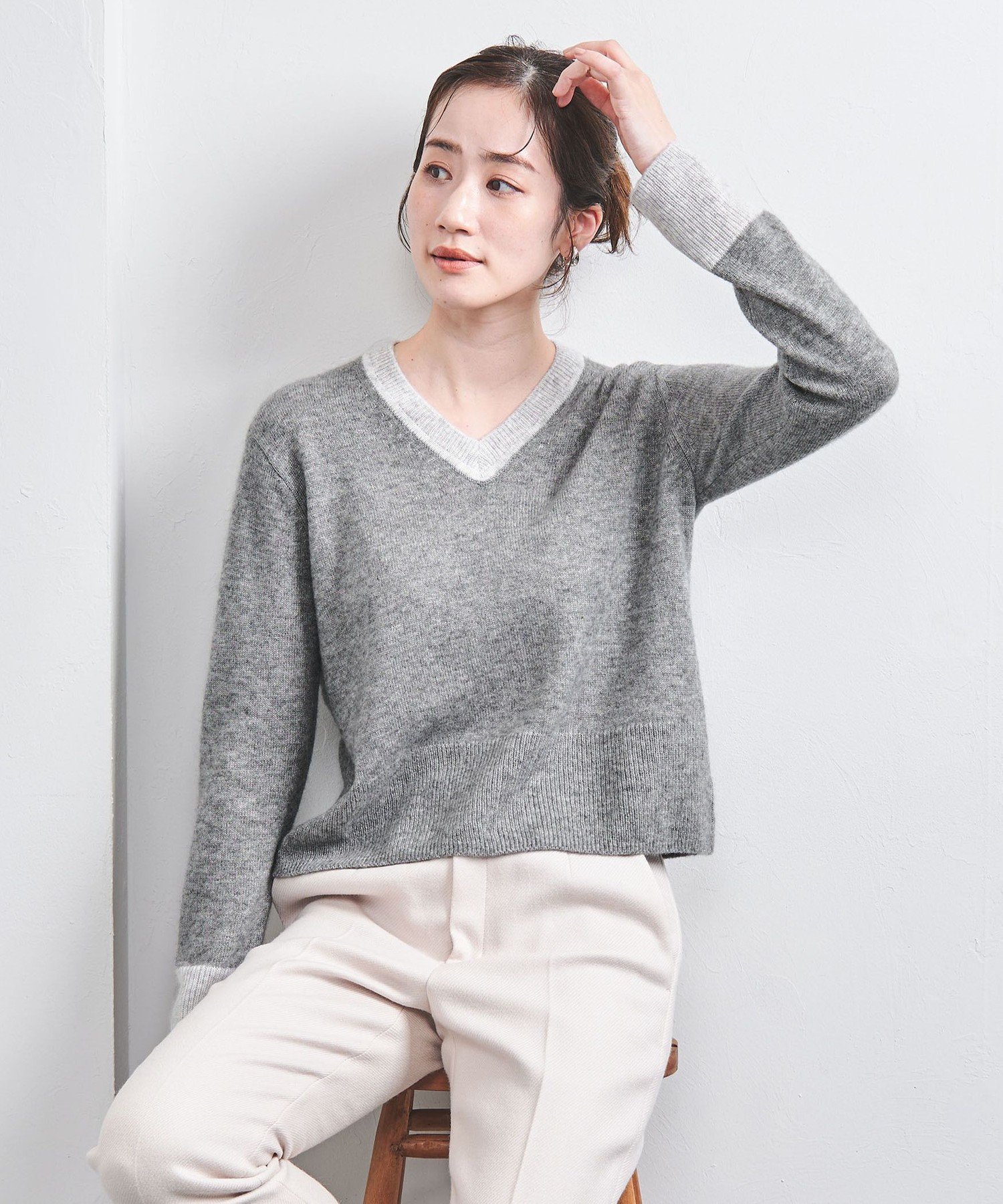 【SALE／50%OFF】UNITED ARROWS カシミヤ/シルク Vネックニット ユナイテッドアローズ アウトレット トップス ニット グレー ベージュ【送料無料】 stylife-15134321 Rakuten Fashion サンプル画像3