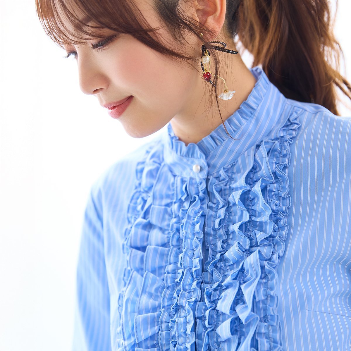Rose Tiara 【シワになりにくい】フリルブラウス ローズティアラ トップス シャツ・ブラウス ブルー ホワイト