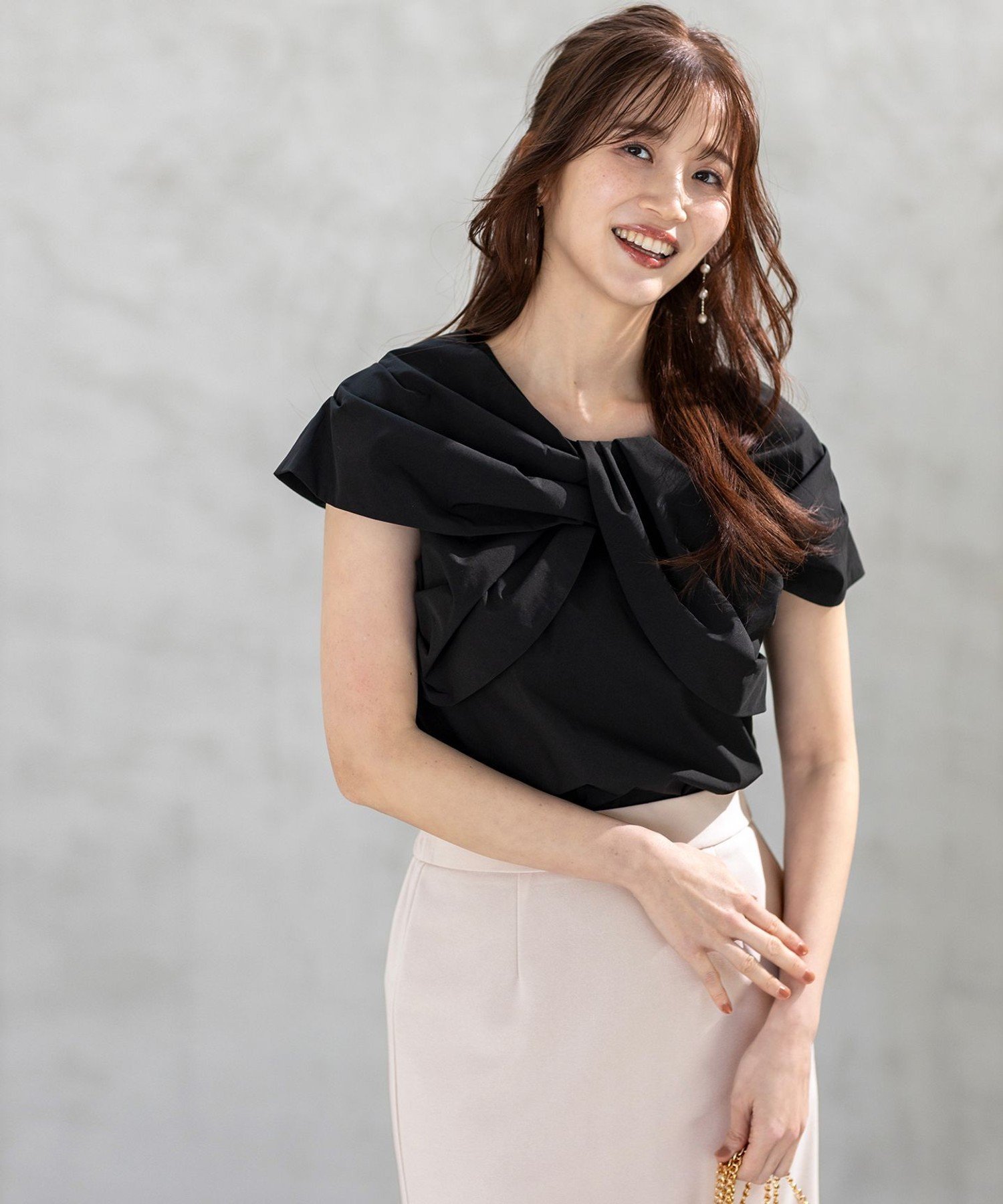 【SALE／20%OFF】any SiS 【洗える】ツイストフロント ブラウス エニィスィス トップス シャツ・ブラウス ブラック ベージュ【送料無料】のサムネイル