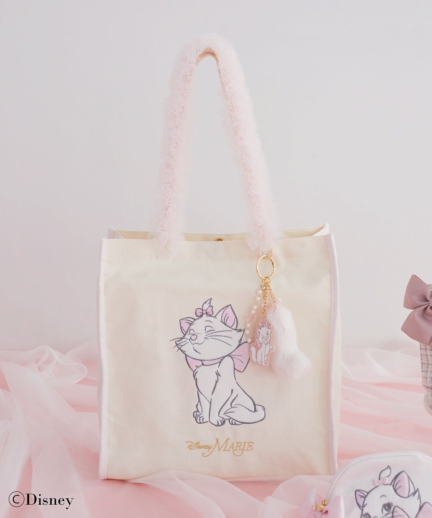Maison de FLEUR Disney Marie/フリルハンドルトートバッグ メゾン ド フルール バッグ トートバッグ ホワイト【送料無料】