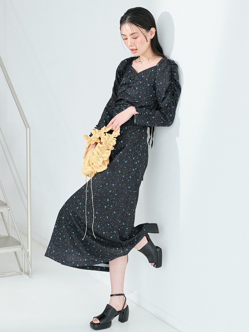 Lily Brown ギャザーデコルテワンピース リリーブラウン ワンピース・ドレス ワンピース ブラック イエロー【送料無料】のサムネイル