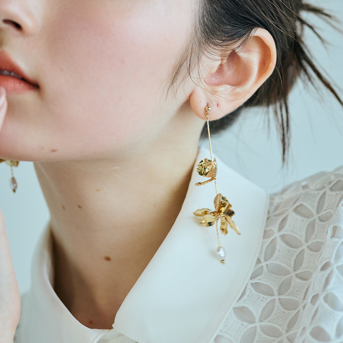 Audie a Muses メタルフラワースイングピアス ローズティアラ アクセサリー・腕時計 ネックレス ゴールド【送料無料】