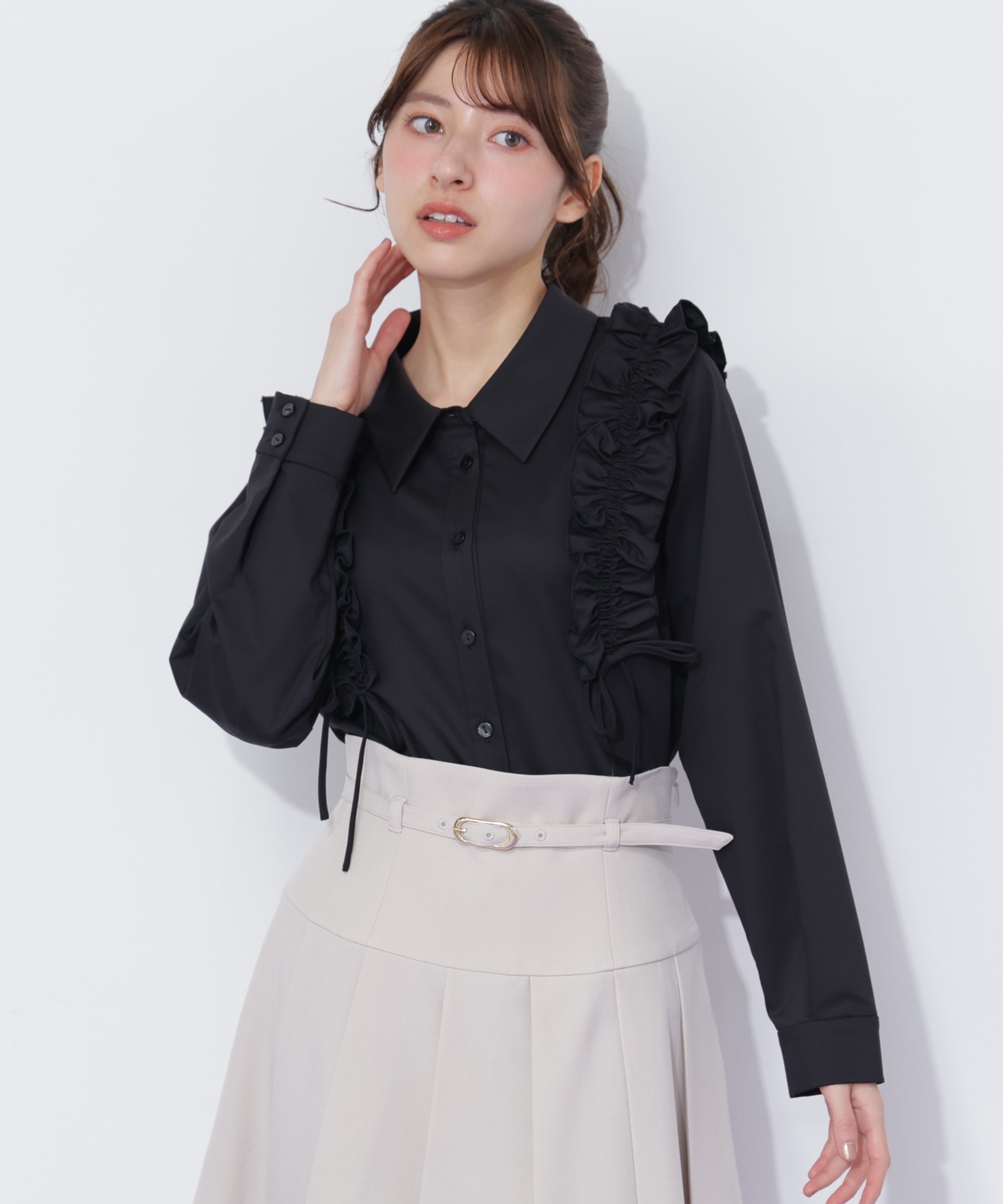 JILL by JILL STUART ショルダーフリルブラウス ジル バイ ジル スチュアート トップス シャツ・ブラウス ブルー ブラック ホワイト