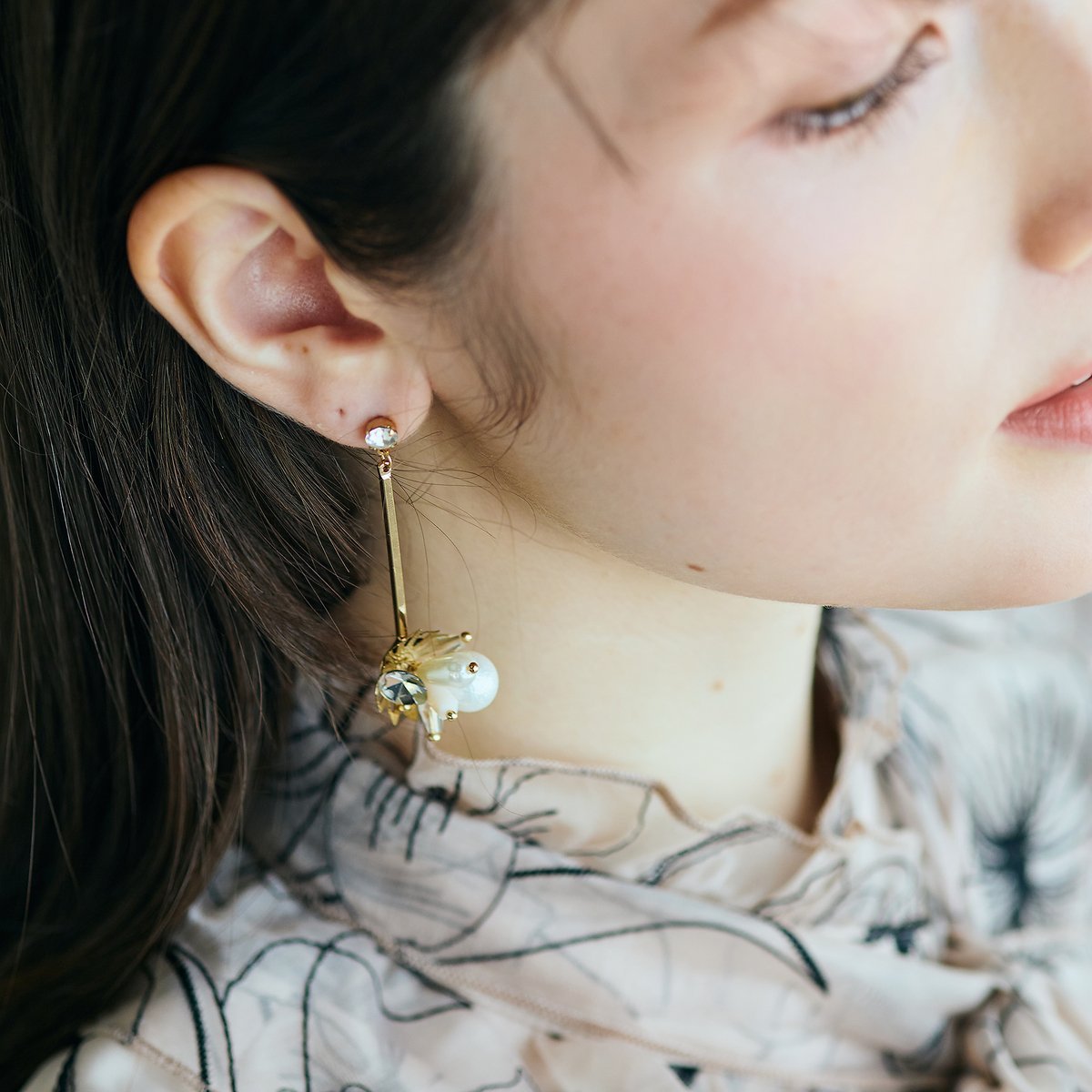 Audie a Muses ビジューパール調バーピアス ローズティアラ アクセサリー・腕時計 ネックレス ゴールド【送料無料】