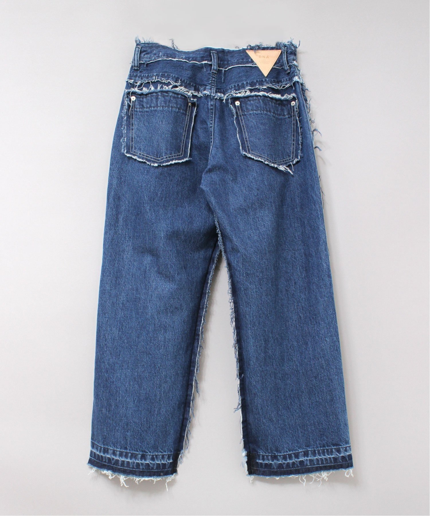 RNA R4098 カット&パッチルーズパンツ アールエヌエー パンツ ジーンズ・デニムパンツ ブラック ブルー