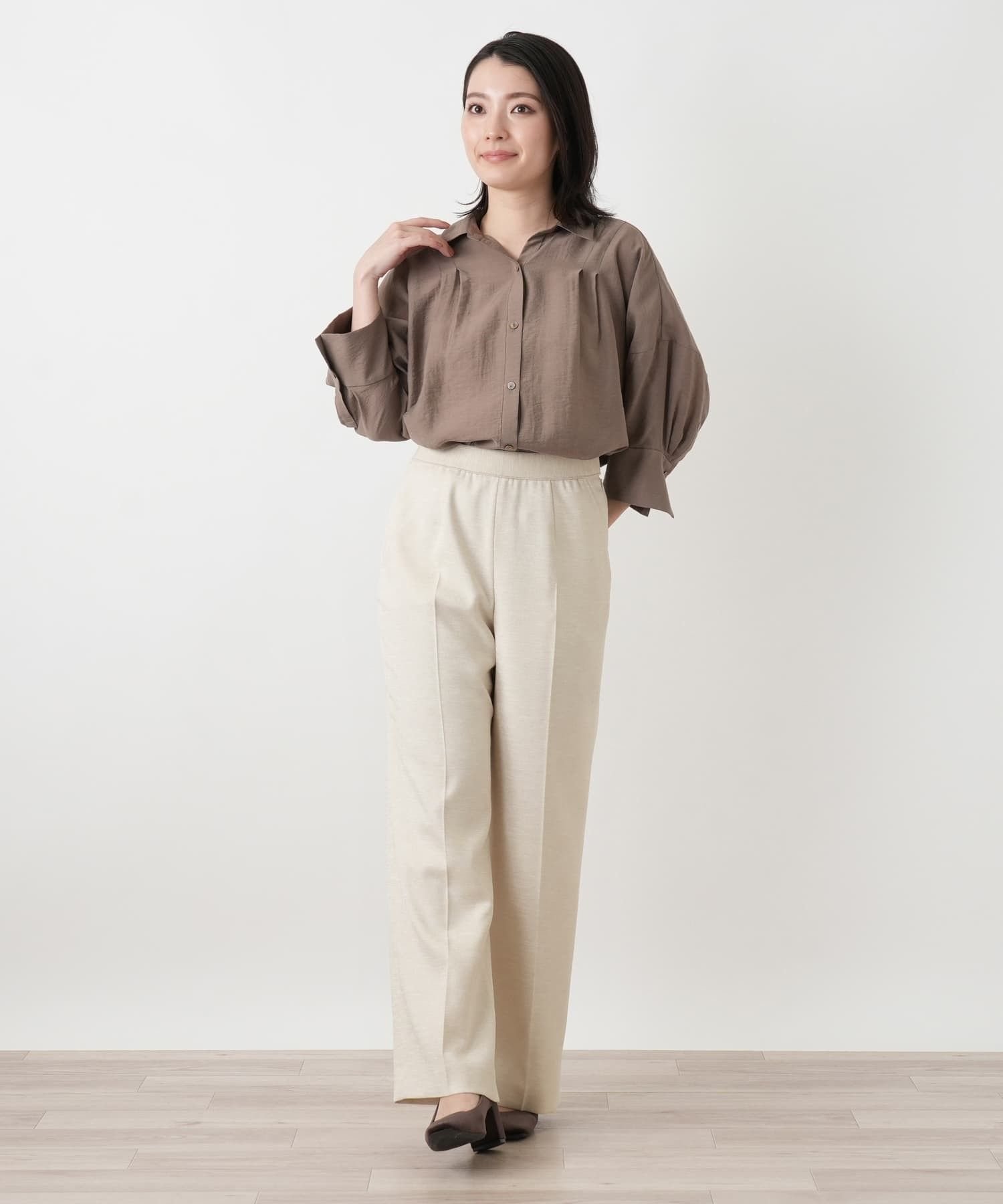 Leilian センタープレスパンツ【ROCHAS Premiere】 レリアン パンツ その他のパンツ ベージュ