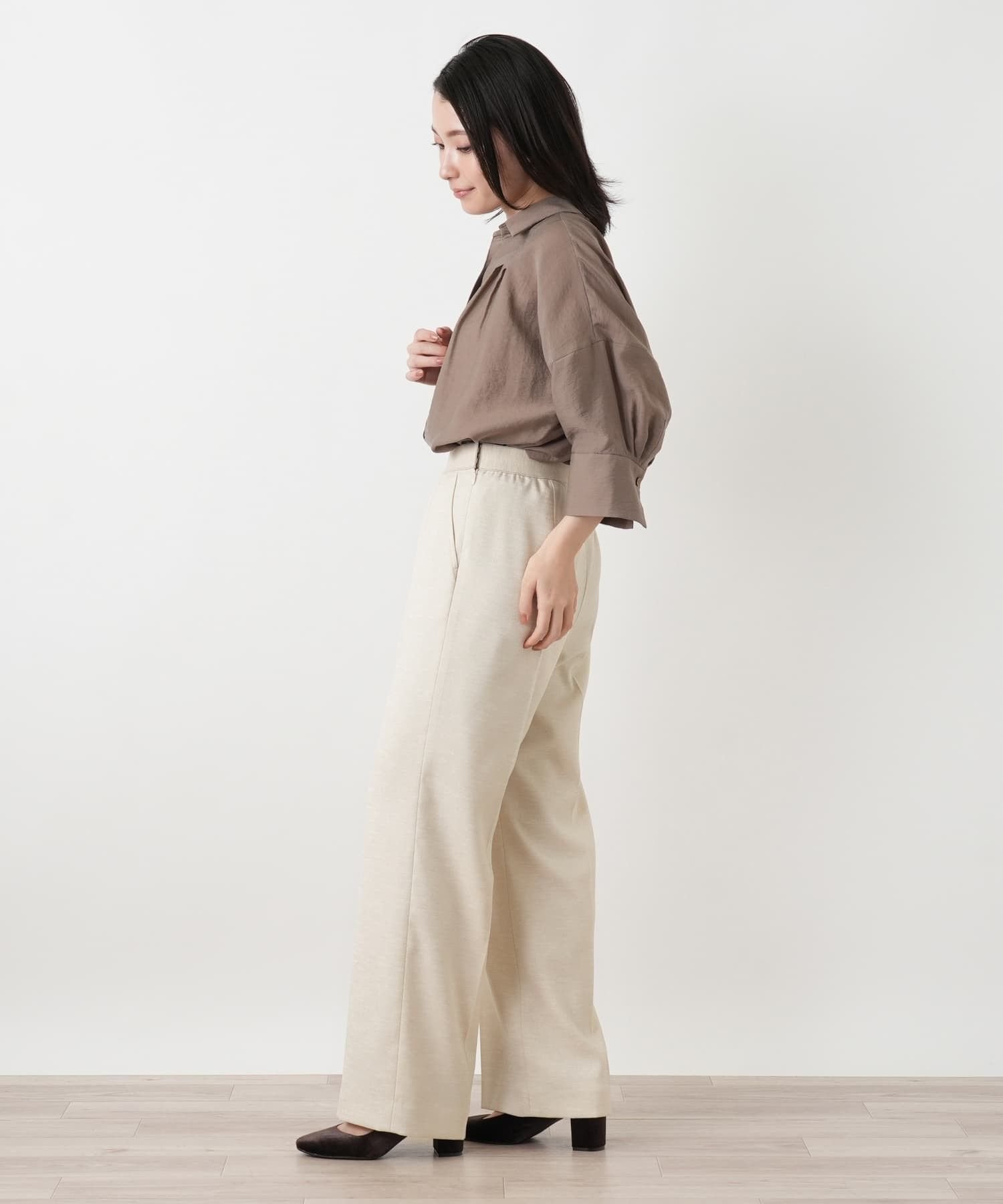 Leilian センタープレスパンツ【ROCHAS Premiere】 レリアン パンツ その他のパンツ ベージュ