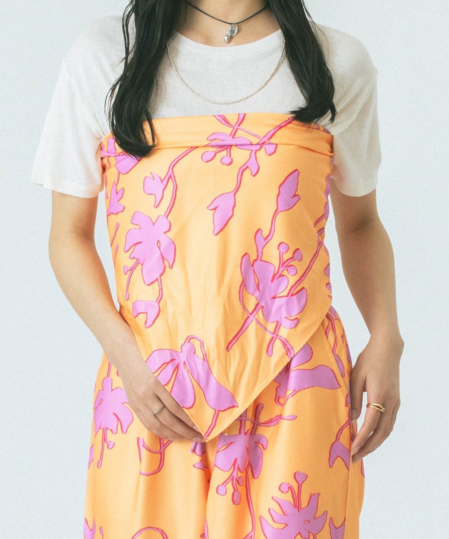 ROSE BUD FLOWER PRINT SCARF ローズバッド アクセサリー・腕時計 その他のアクセサリー・腕時計 ブラウン オレンジ ブルー