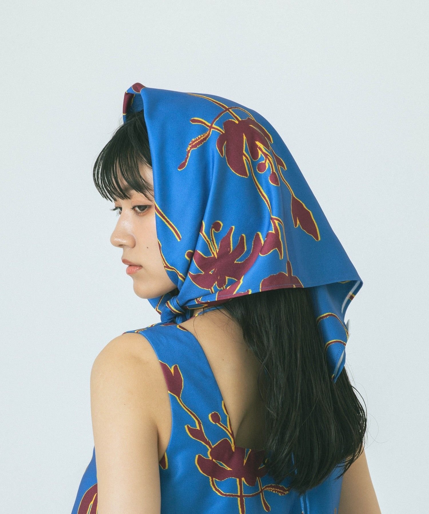 ROSE BUD FLOWER PRINT SCARF ローズバッド アクセサリー・腕時計 その他のアクセサリー・腕時計 ブラウン オレンジ ブルー
