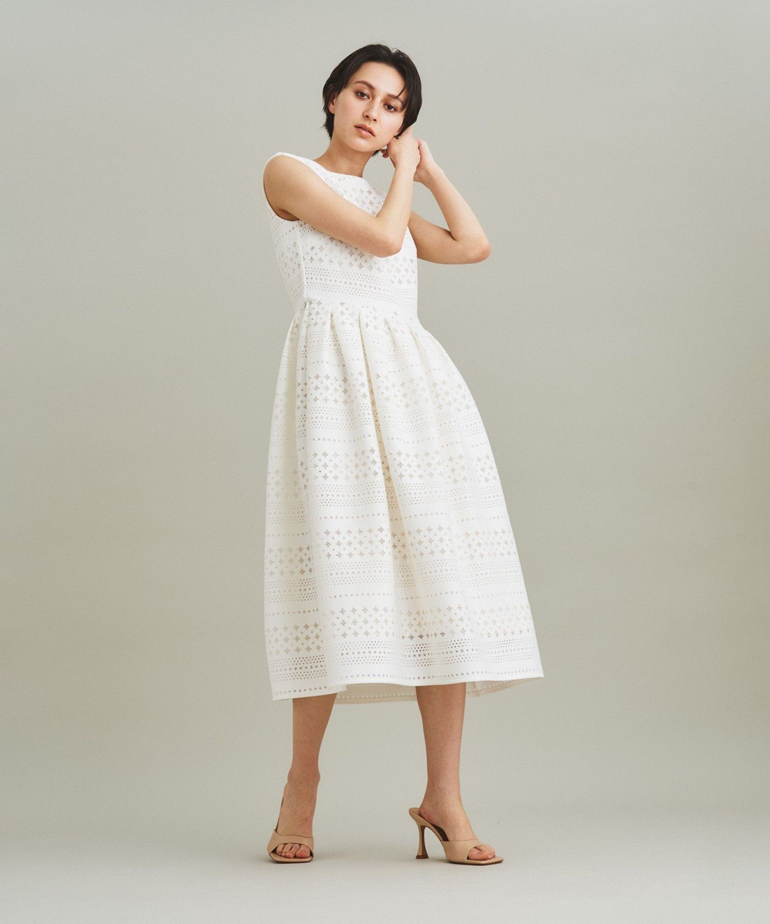 【SALE／40%OFF】GRACE CONTINENTAL ボンディングカットワンピース グレースコンチネンタル ワンピース・ドレス ワンピース ホワイト【送料無料】のサムネイル